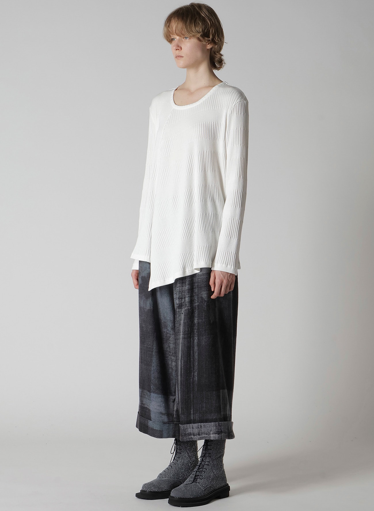 RANDOM RIB STRIPE ROUND NECK FLARE LONG SLEEVE T