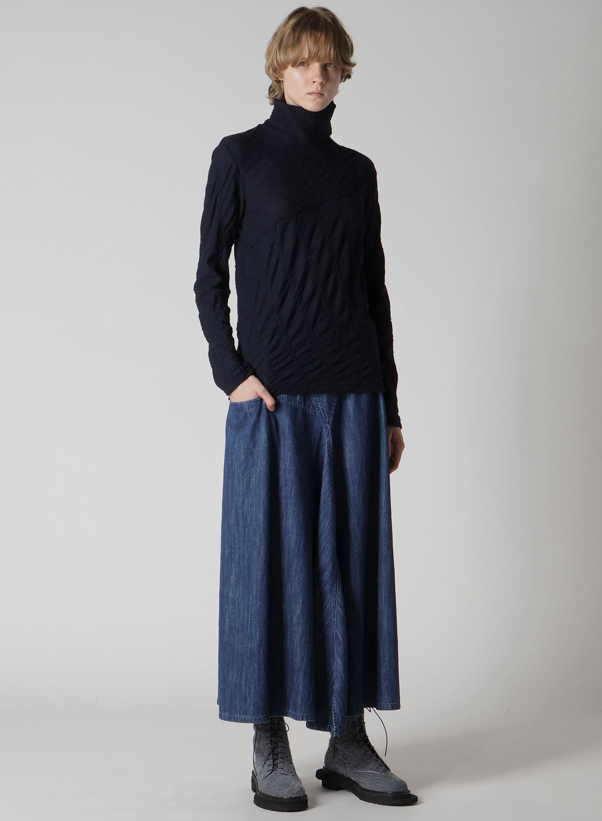 TUCKED DIAGONAL CABLE JQ HIGH NECK LONG T