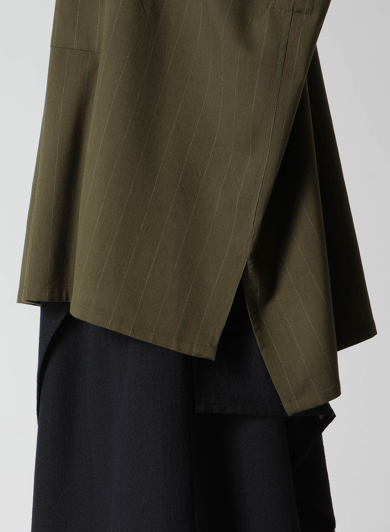 W/RY STRIPE ROLLED SLEEVE BLOUSE