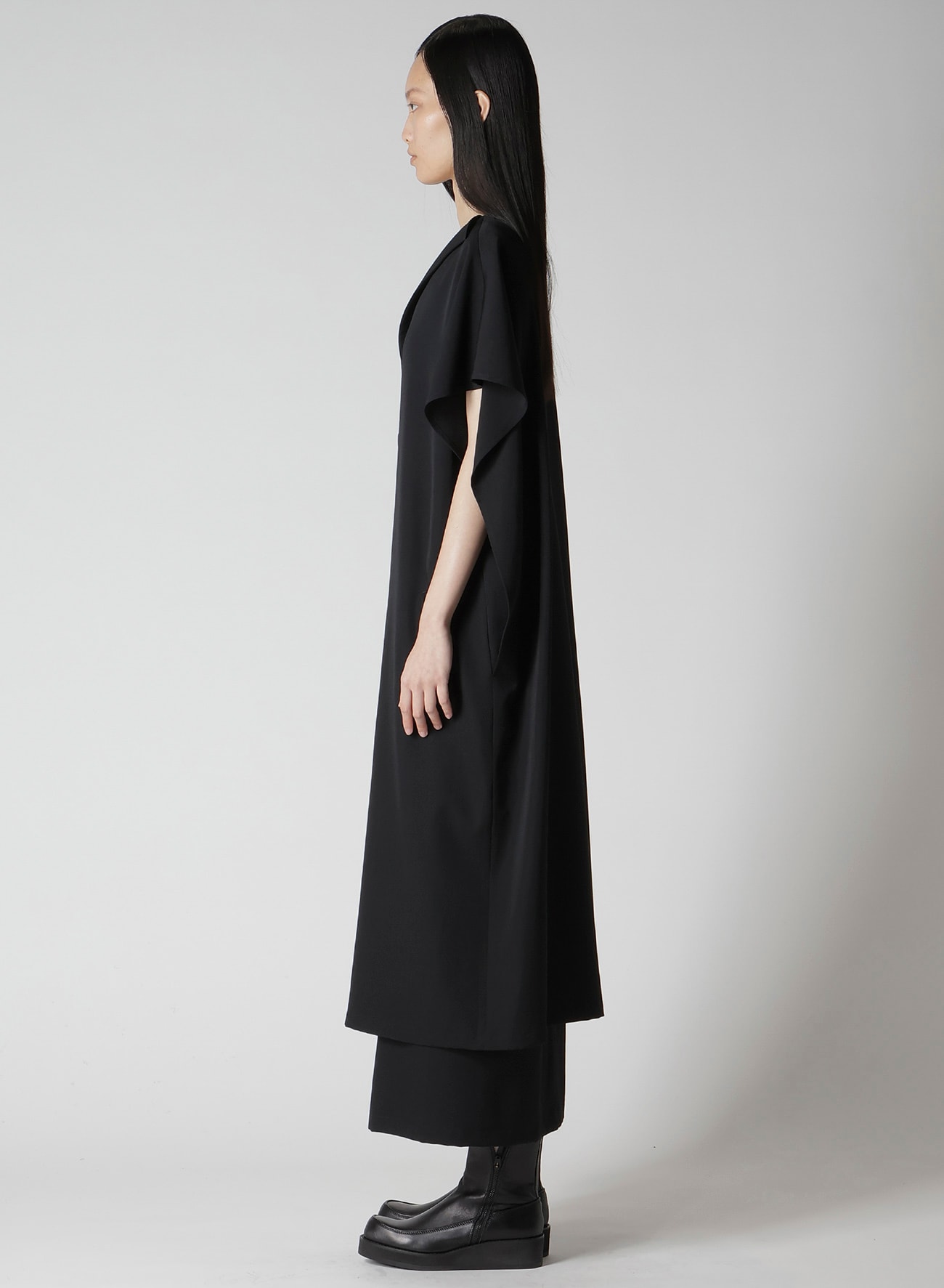 WOOL GABARDINE FLARE SLEEVE FRONT OPEN DRESS