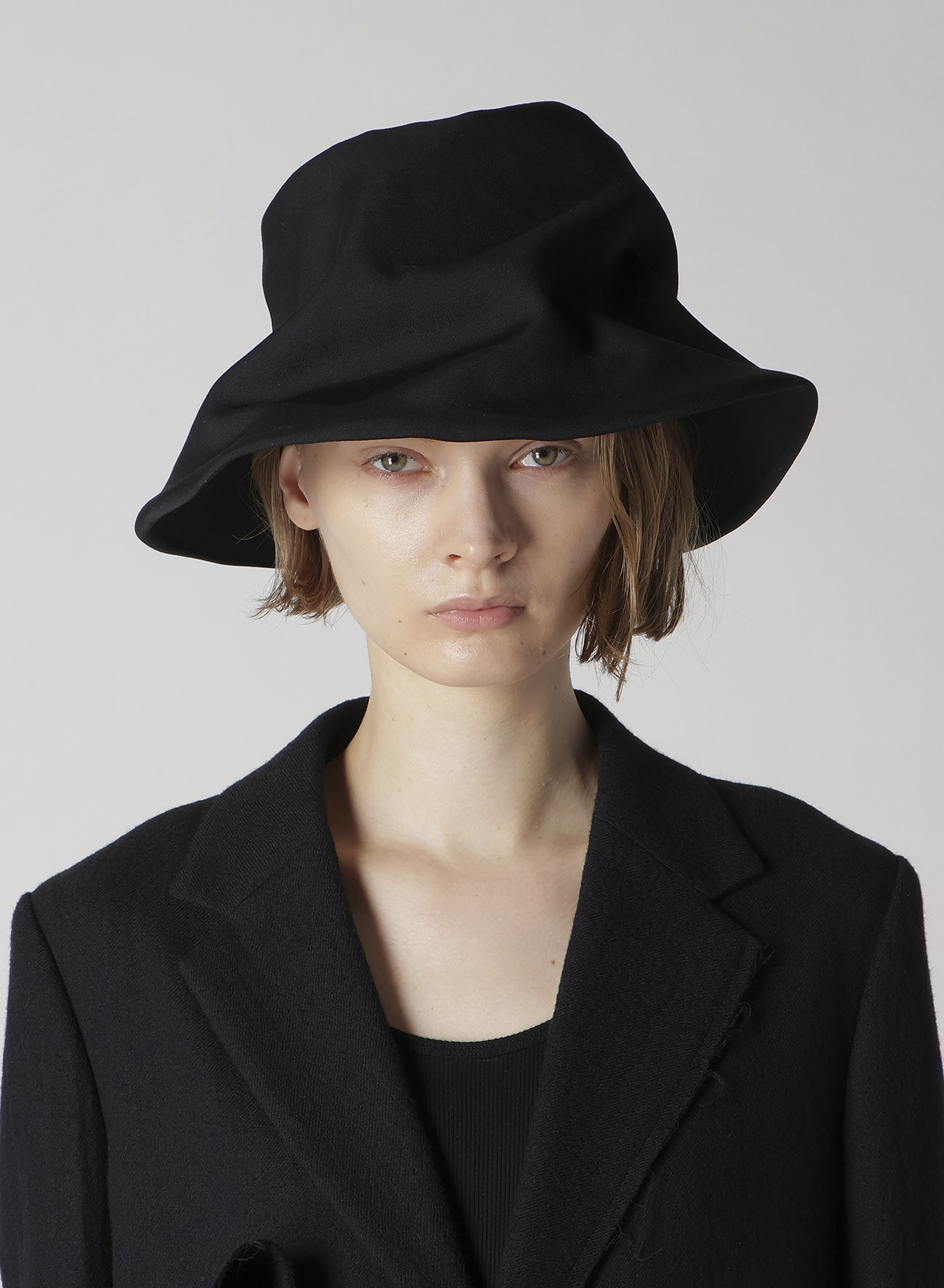 WOOL GABARDINE CROCHET