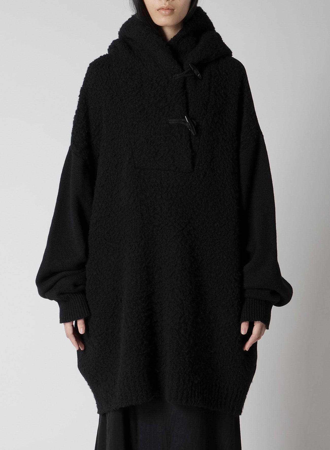 TOGGLE BUTTUN HOODIE