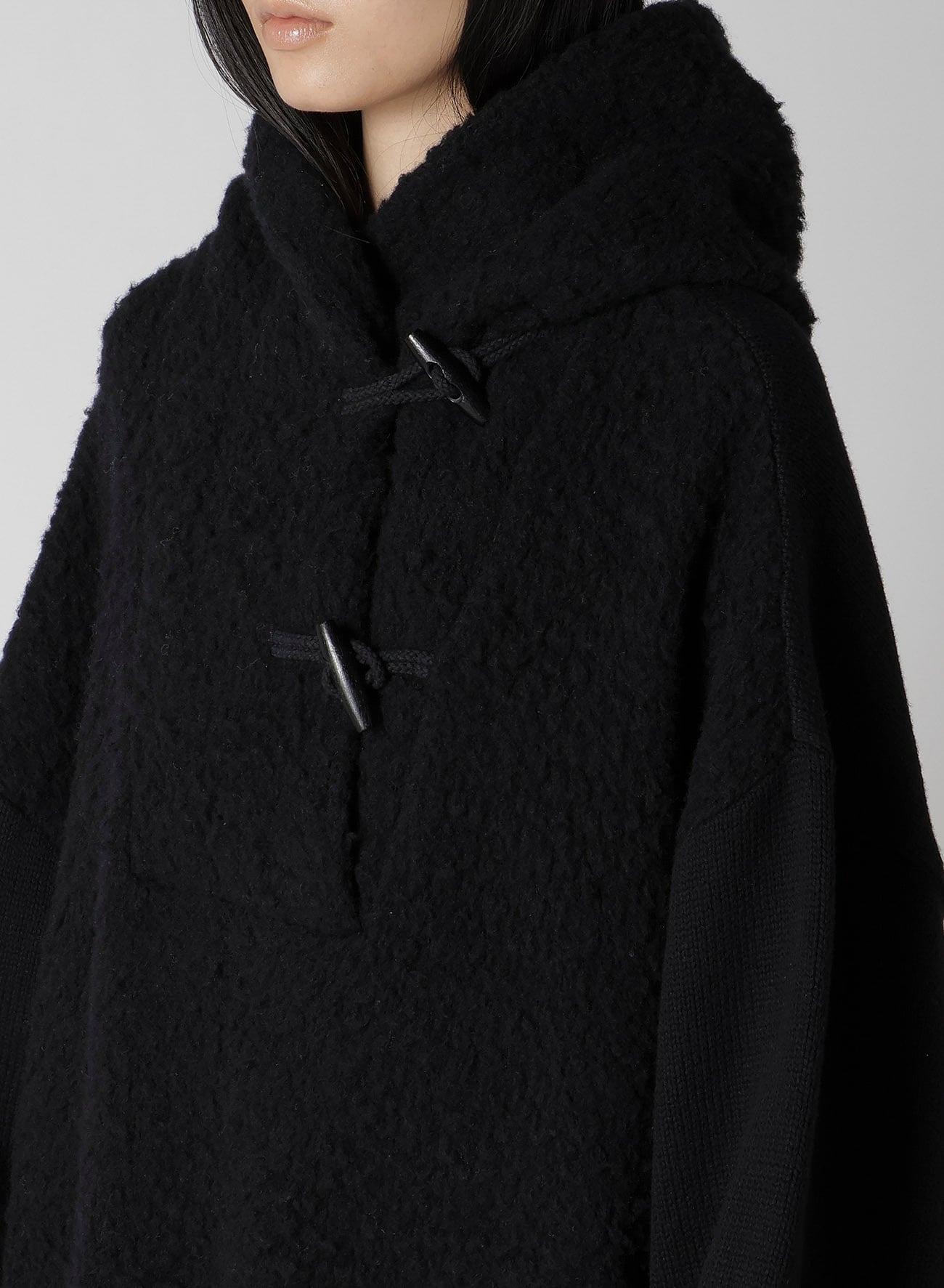 TOGGLE BUTTUN HOODIE