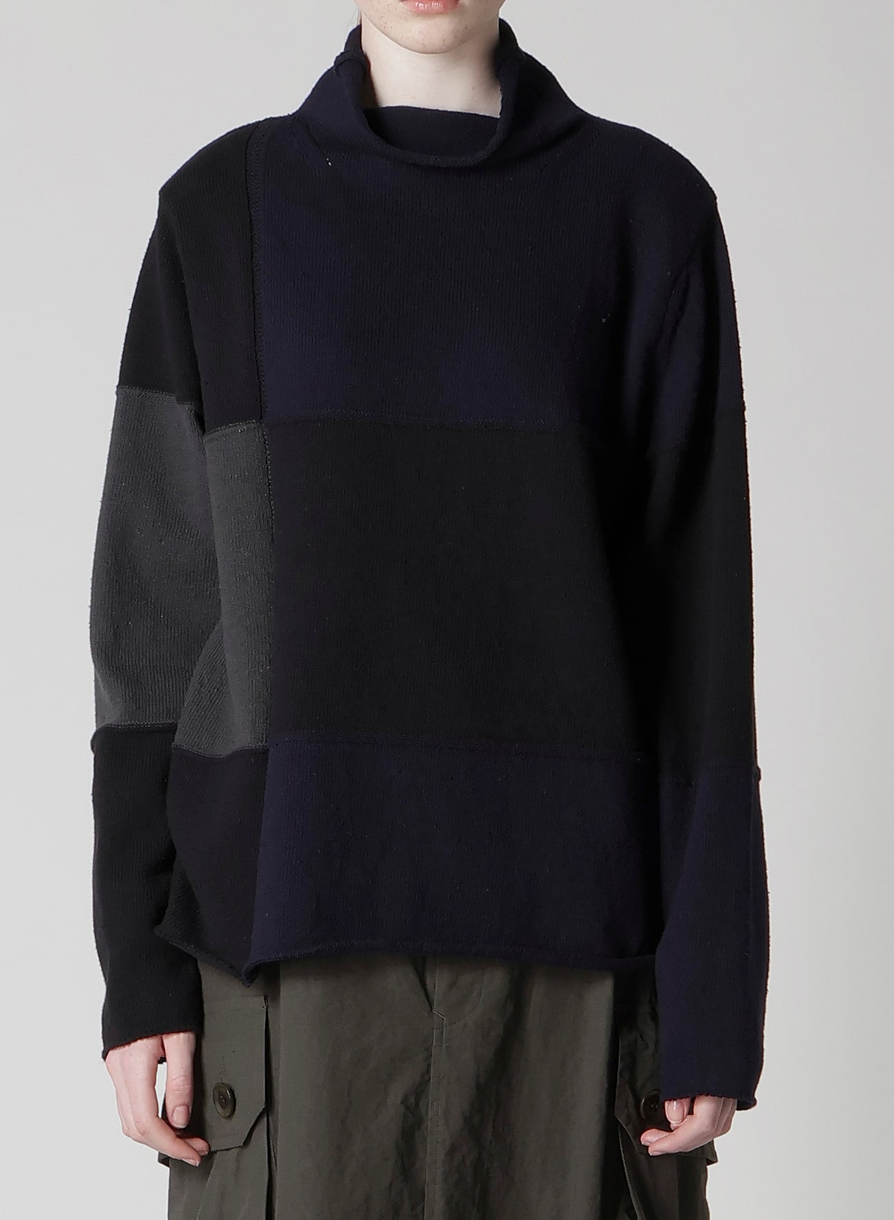 HARD-TWISTED BLOCK INTARSIA HIGH-NECK PULLOVER(S Grey): Y's