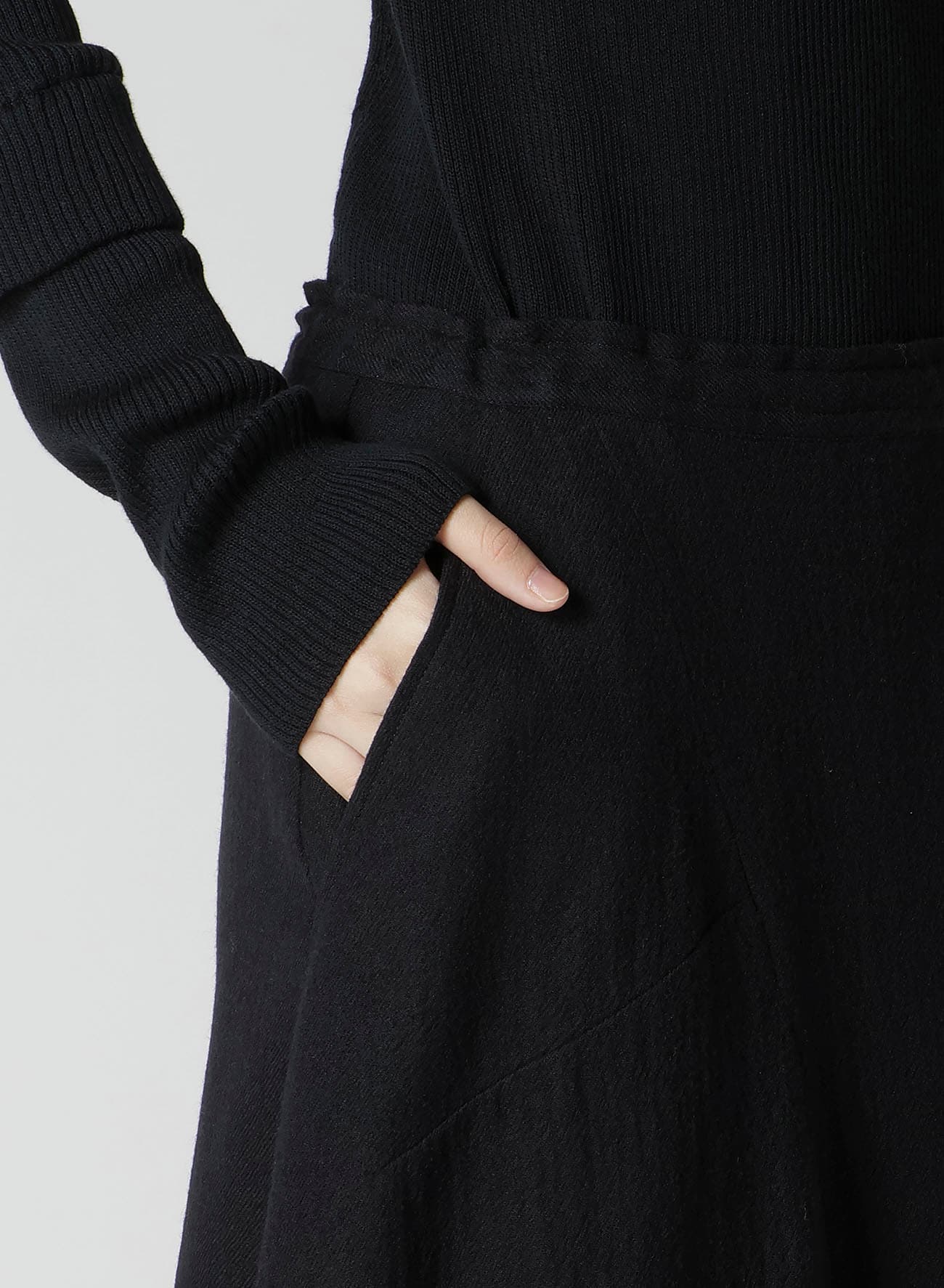 WOOL GAUZE TWILL ASYMMETRIC FLARE SKIRT