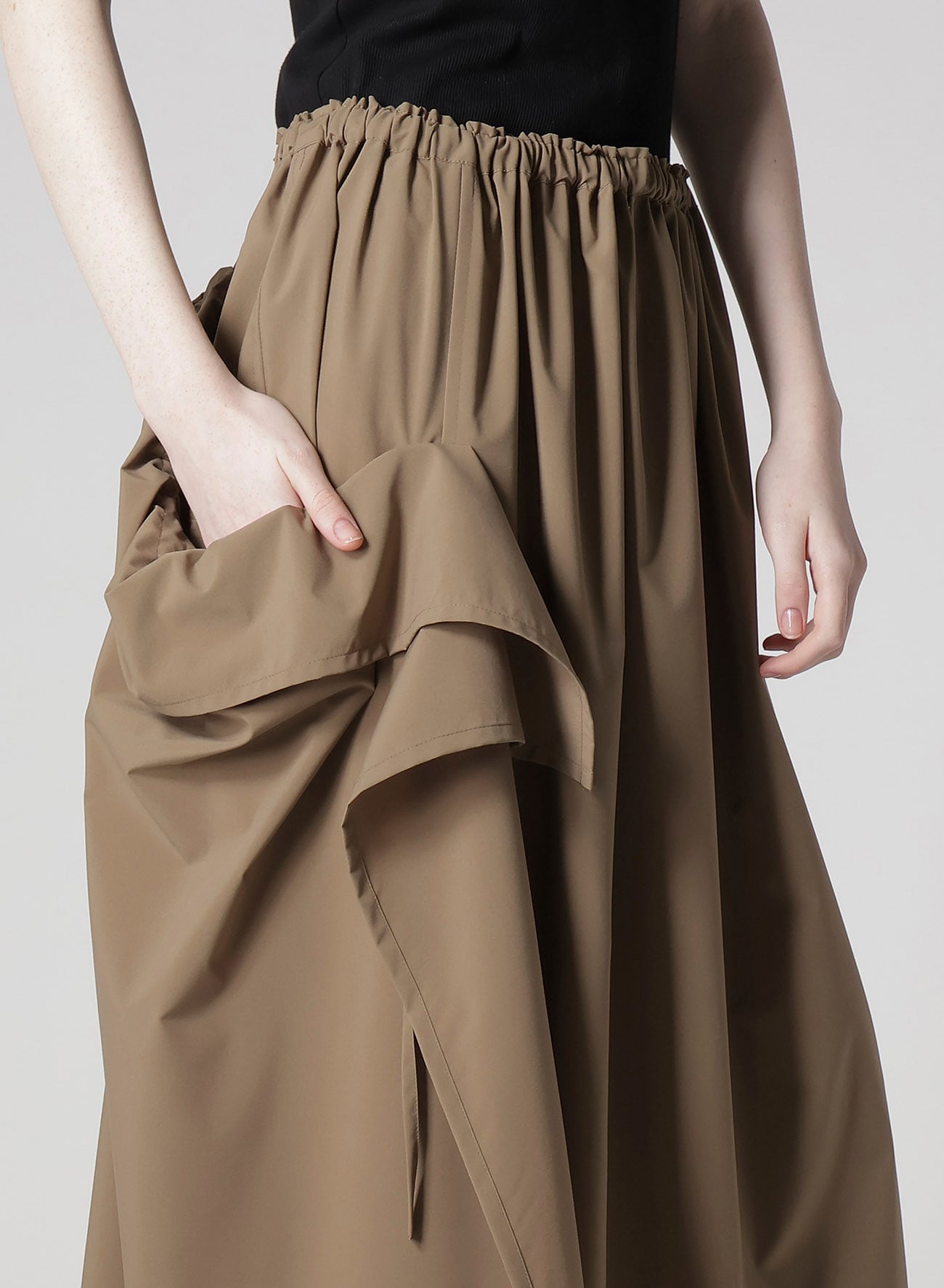 PE/ TAFTA GATHERED SKIRT