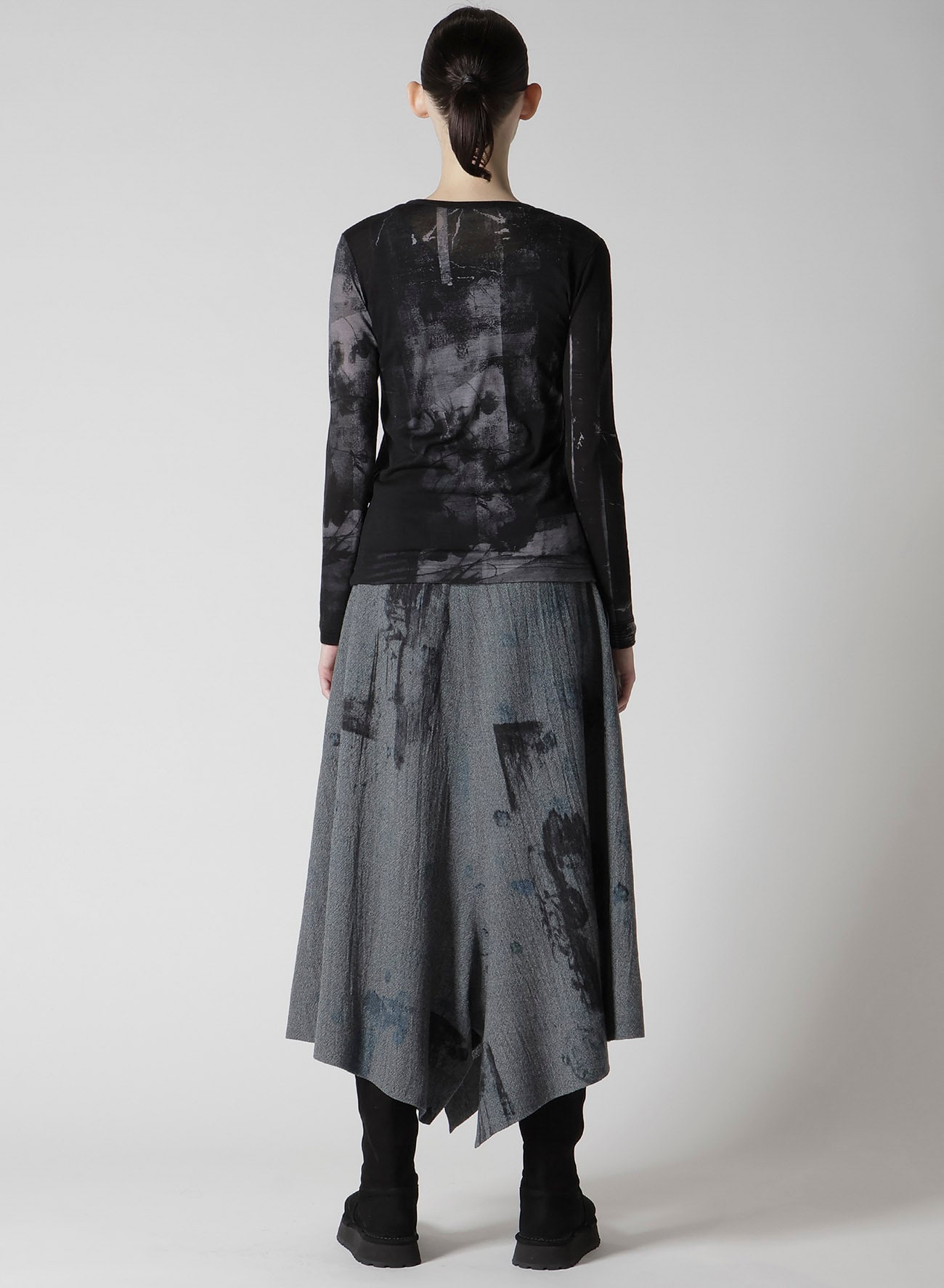 BLURRY FLOWER PRINTTED ROUND NECK LONG SLEEVE T