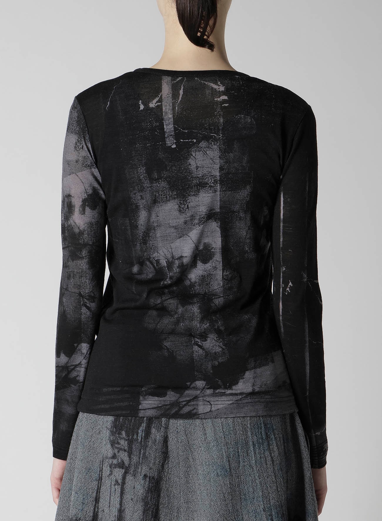 BLURRY FLOWER PRINTTED ROUND NECK LONG SLEEVE T