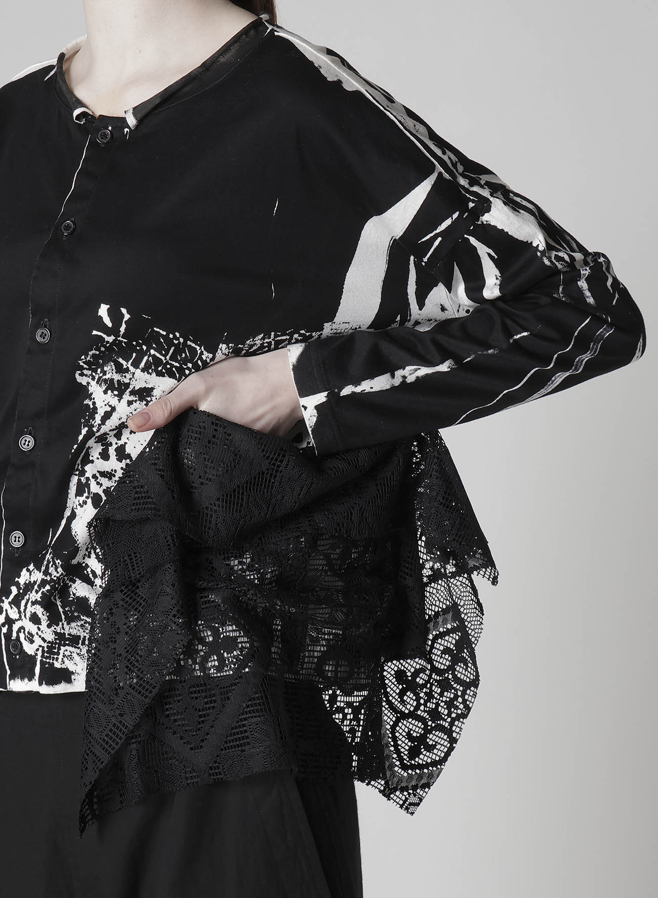 COTTON LACE/PRINT SIDE POCKET CROPPED CARDIGAN