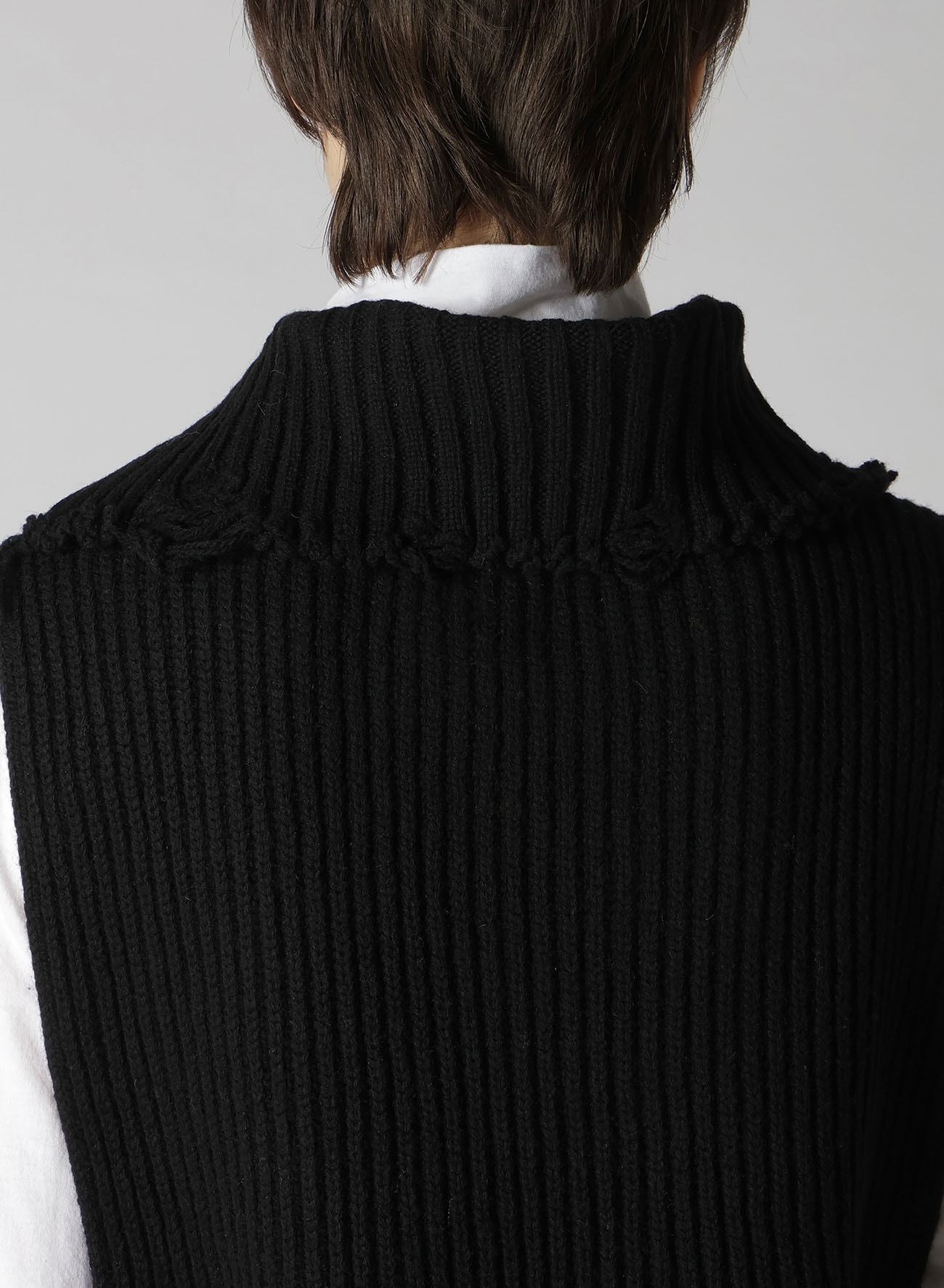 LAMB WOOL DAMAGED KNIT VEST