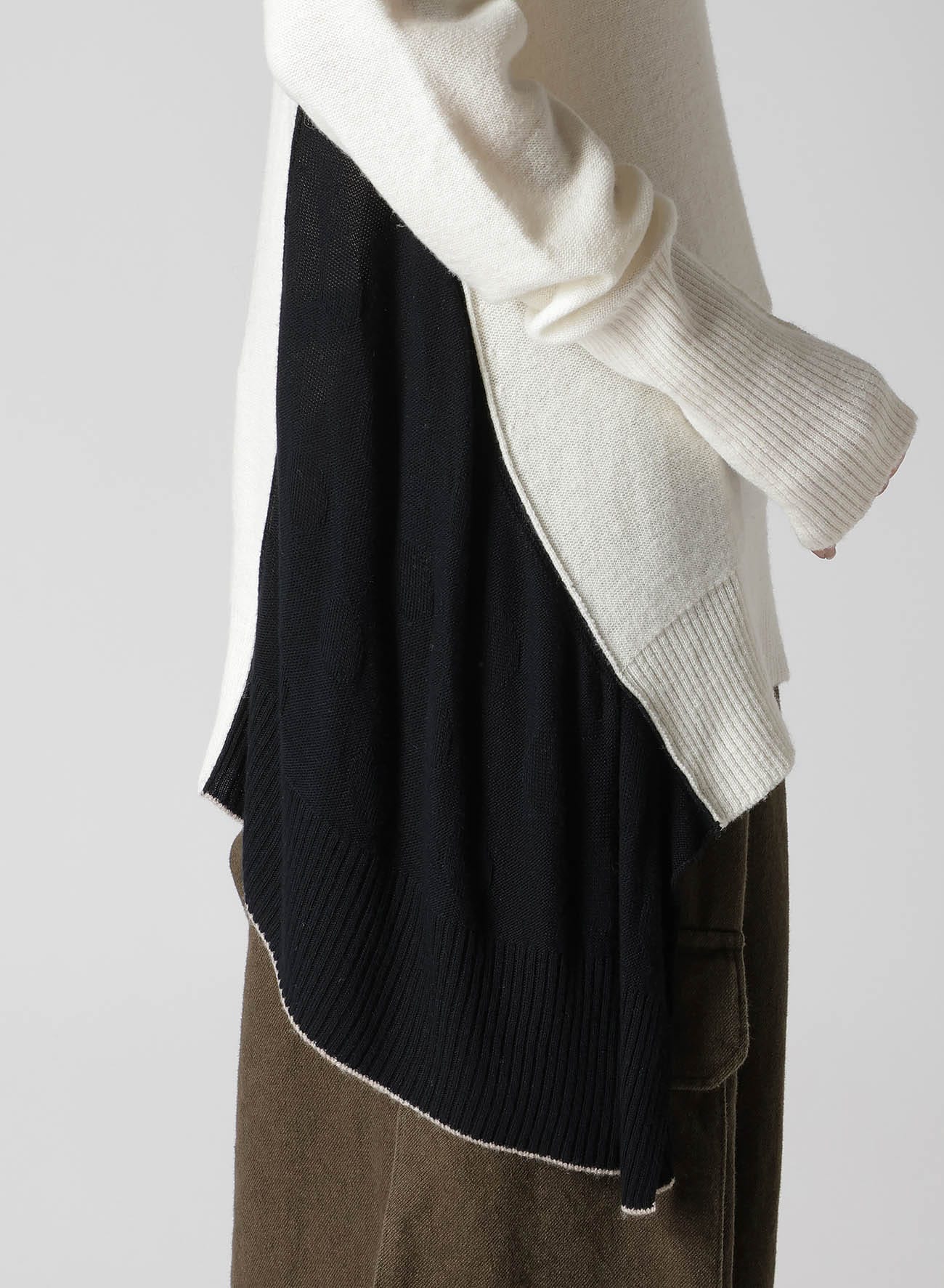 【11/1 12:00 Release】REVERSE STITCHES OFF NECK SIDE DRAPE KNIT