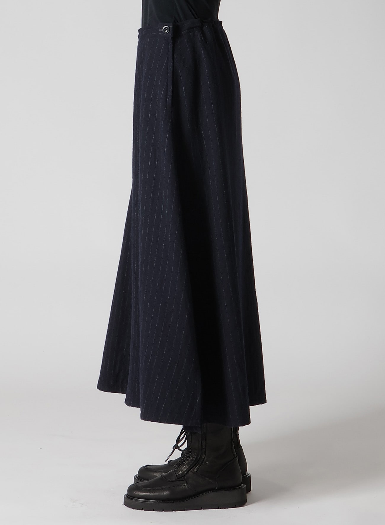 【9/13 12:00 Release】WOOL PINSTRIPE ASYMMETRIC FLARE SKIRT