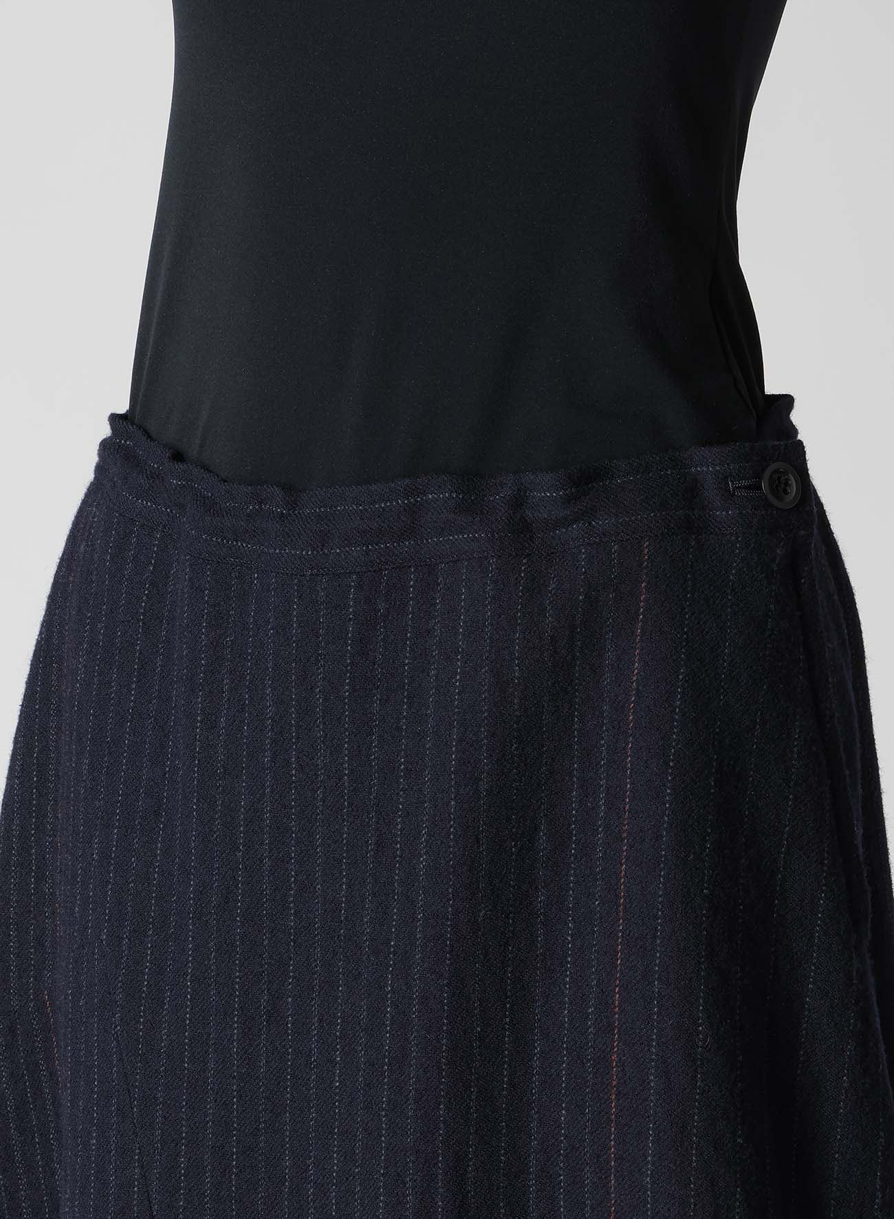 【9/13 12:00 Release】WOOL PINSTRIPE ASYMMETRIC FLARE SKIRT