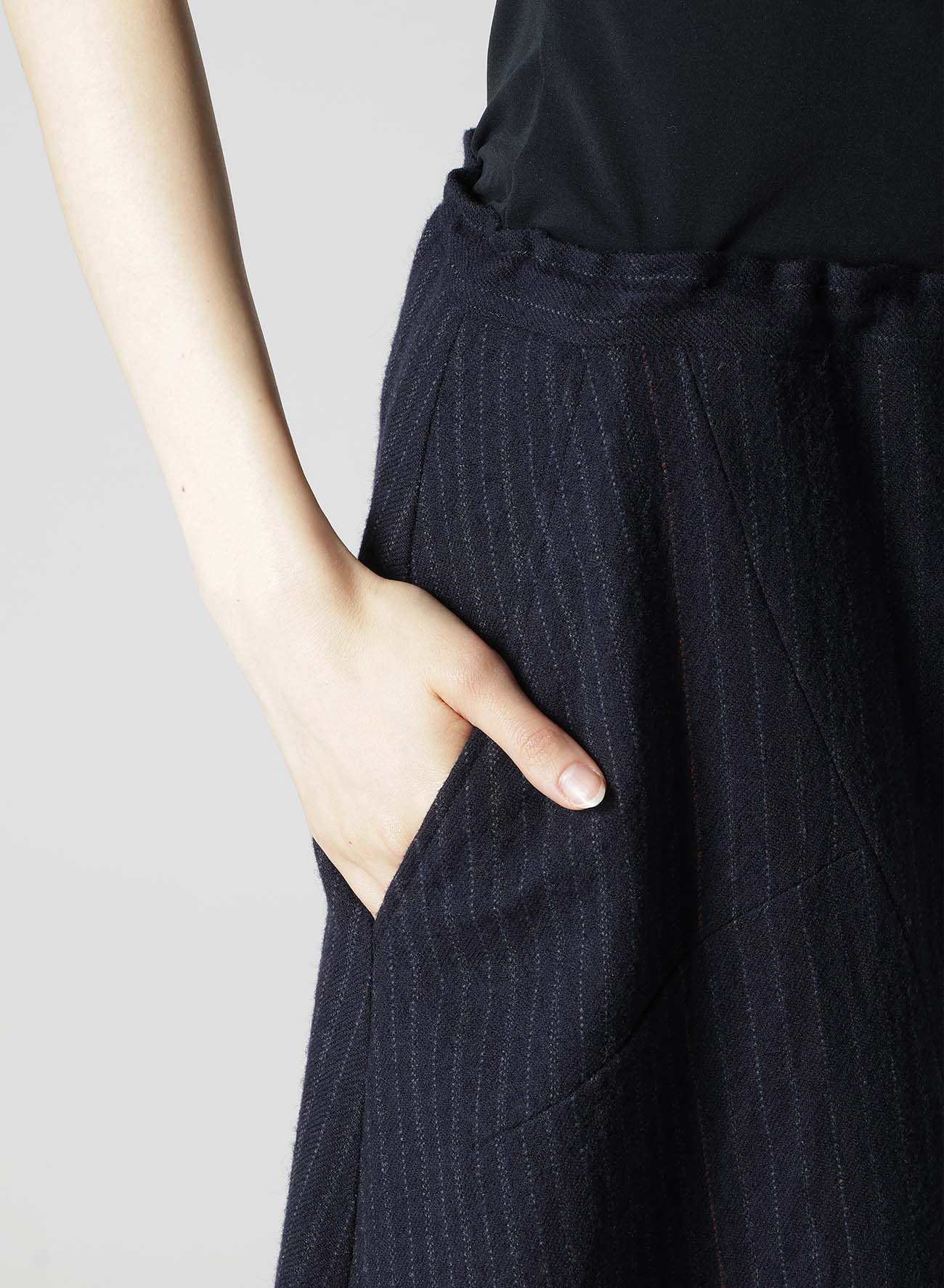 【9/13 12:00 Release】WOOL PINSTRIPE ASYMMETRIC FLARE SKIRT