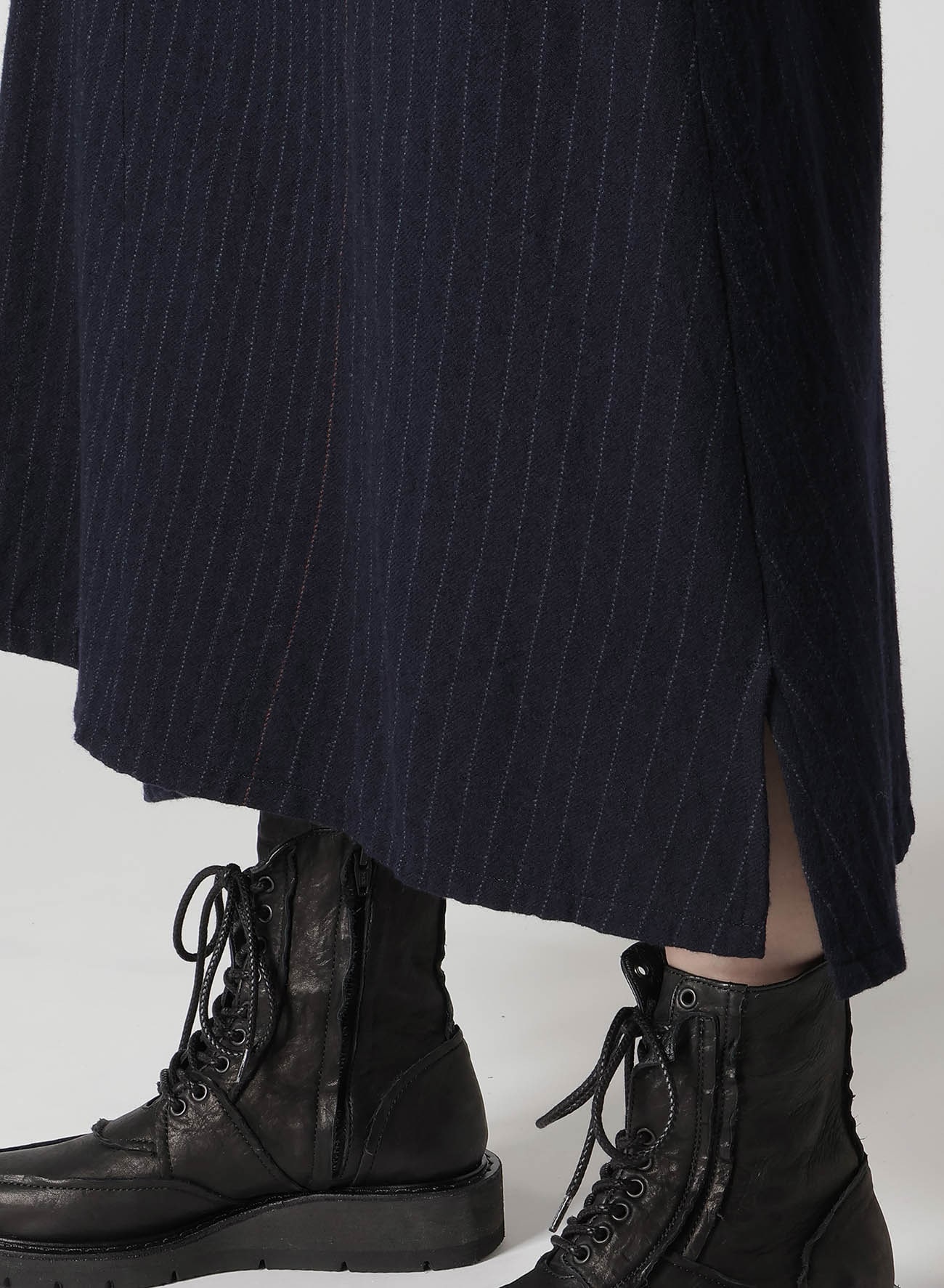 【9/13 12:00 Release】WOOL PINSTRIPE ASYMMETRIC FLARE SKIRT