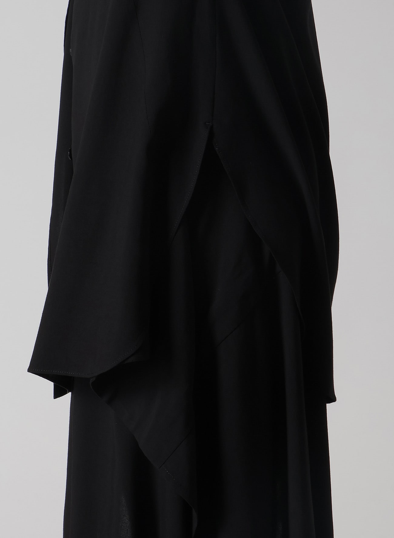 RAYON/CAMBRIC RIGHT SIDE DRAPE BLOUSE