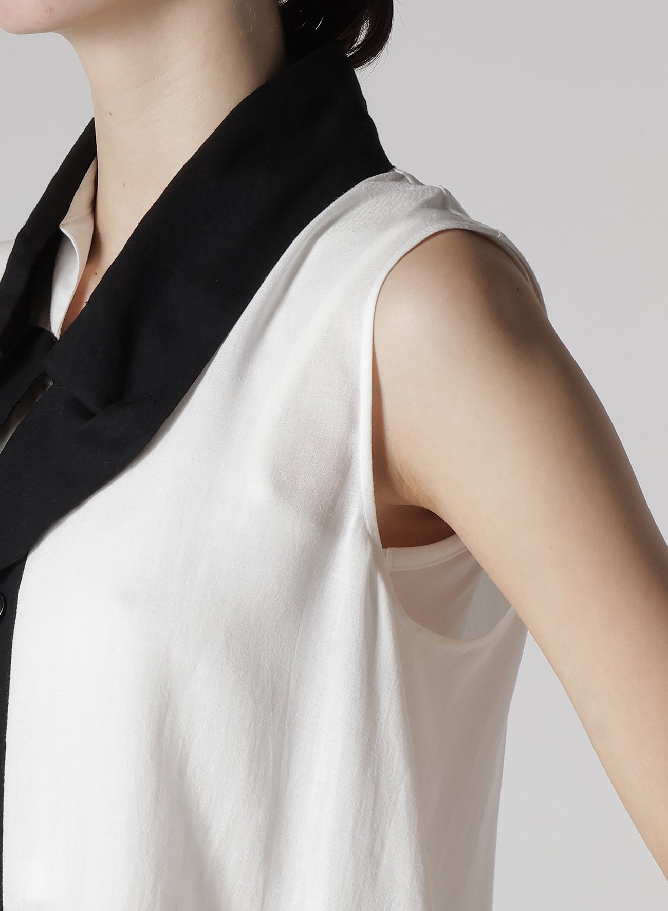 RAYON/LINEN SHEETING TIE STYLE SLEEVELESS BLOUSE