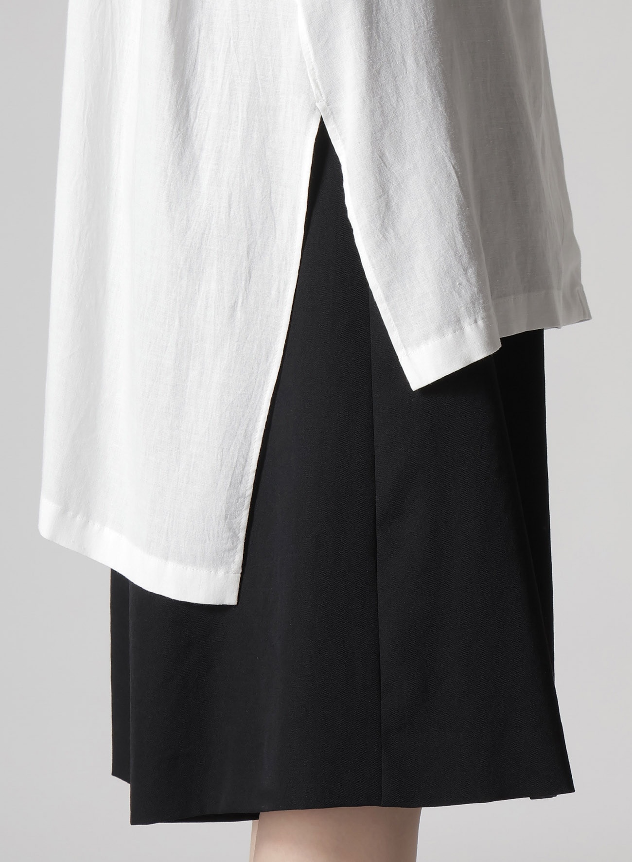 RAYON/LINEN SHEETING ASYMMETERIC OPEN COLLAR BLOUSE