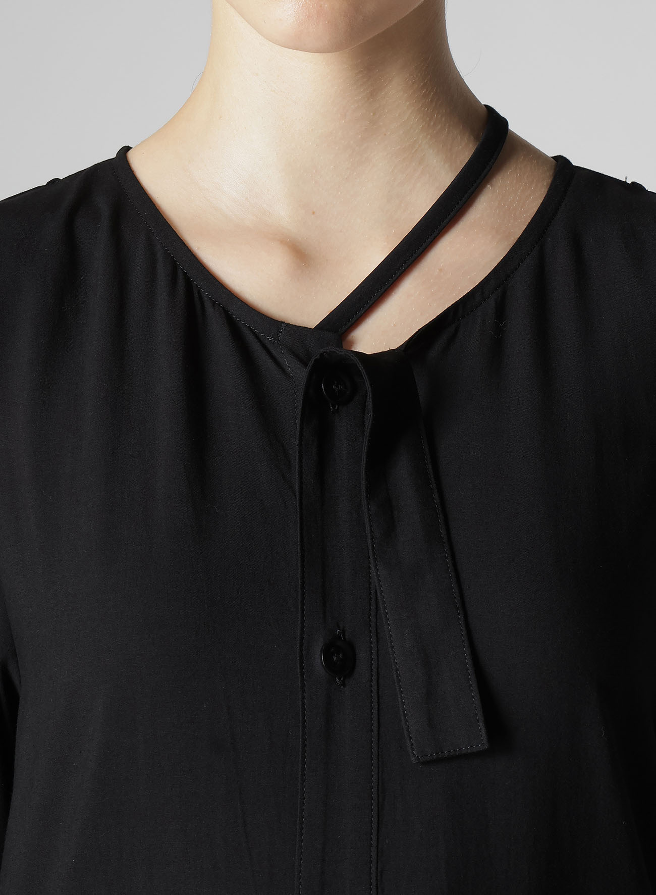 RAYON/CAMBRIC OPEN SHOULDER BLOUSE