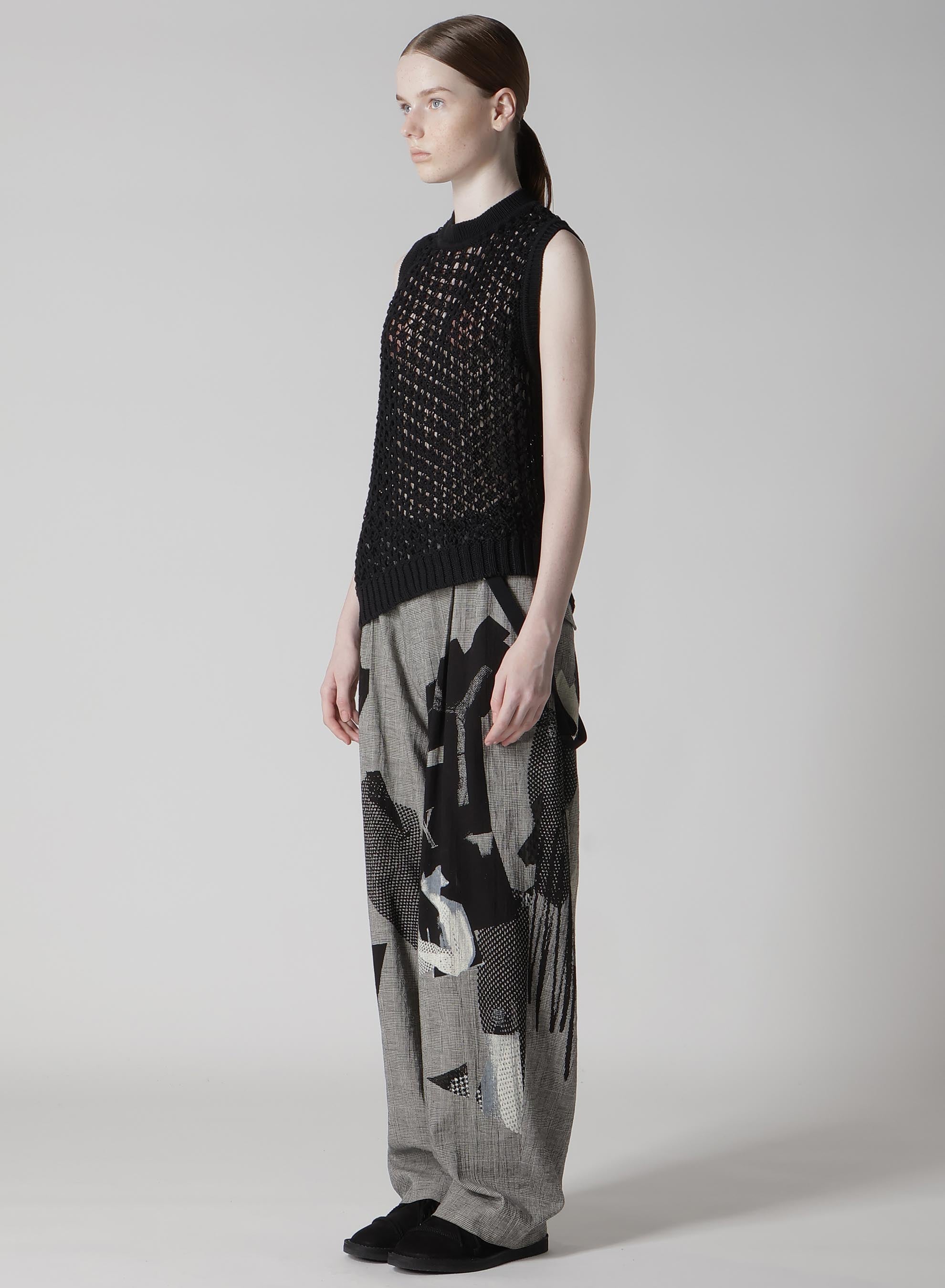 OPENWORK DESIGN DIAGONAL SLEEVELESS PULLOVER