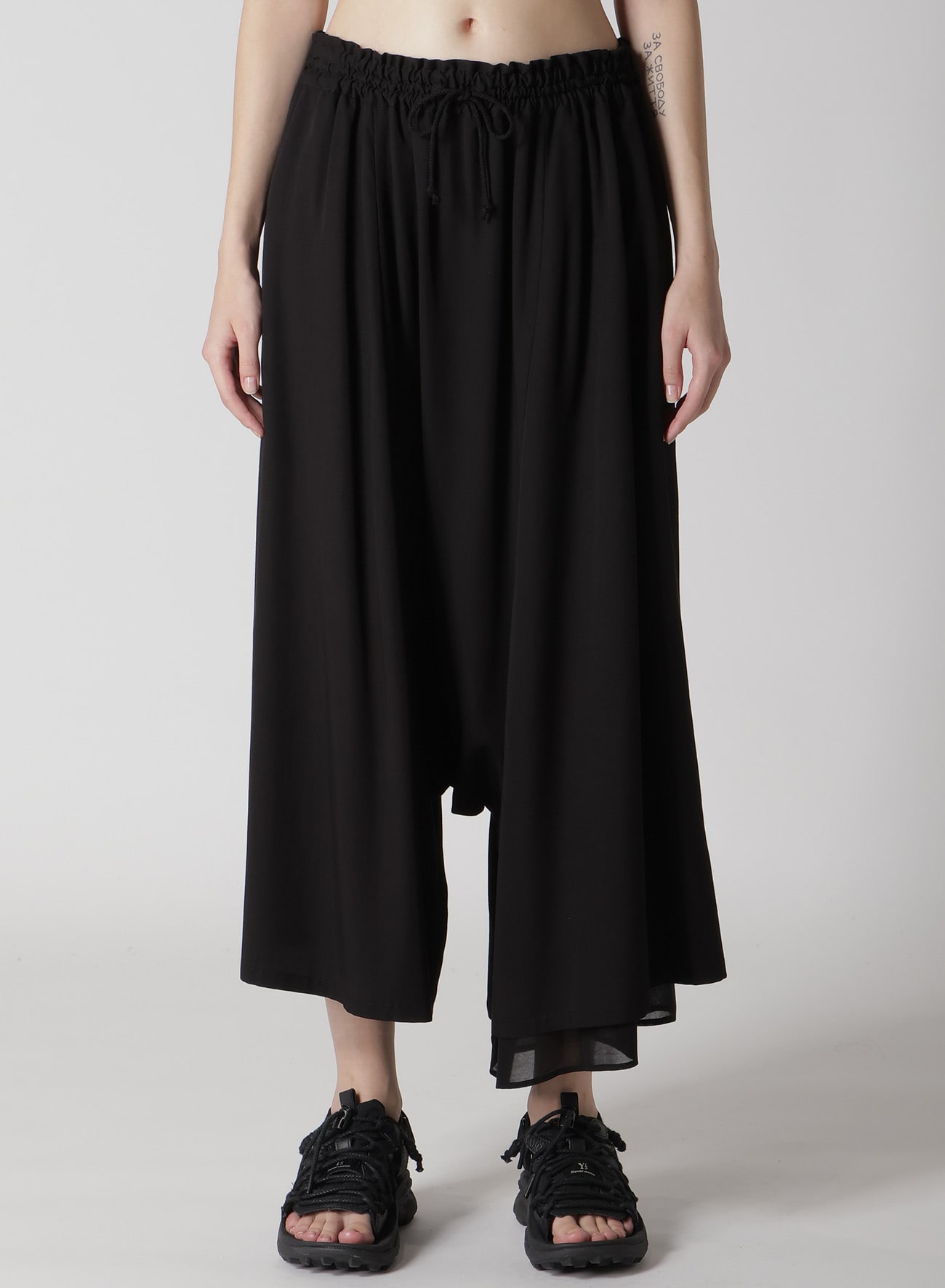 RAYON TWILL LEFT DOUBLE GATHERED PANTS