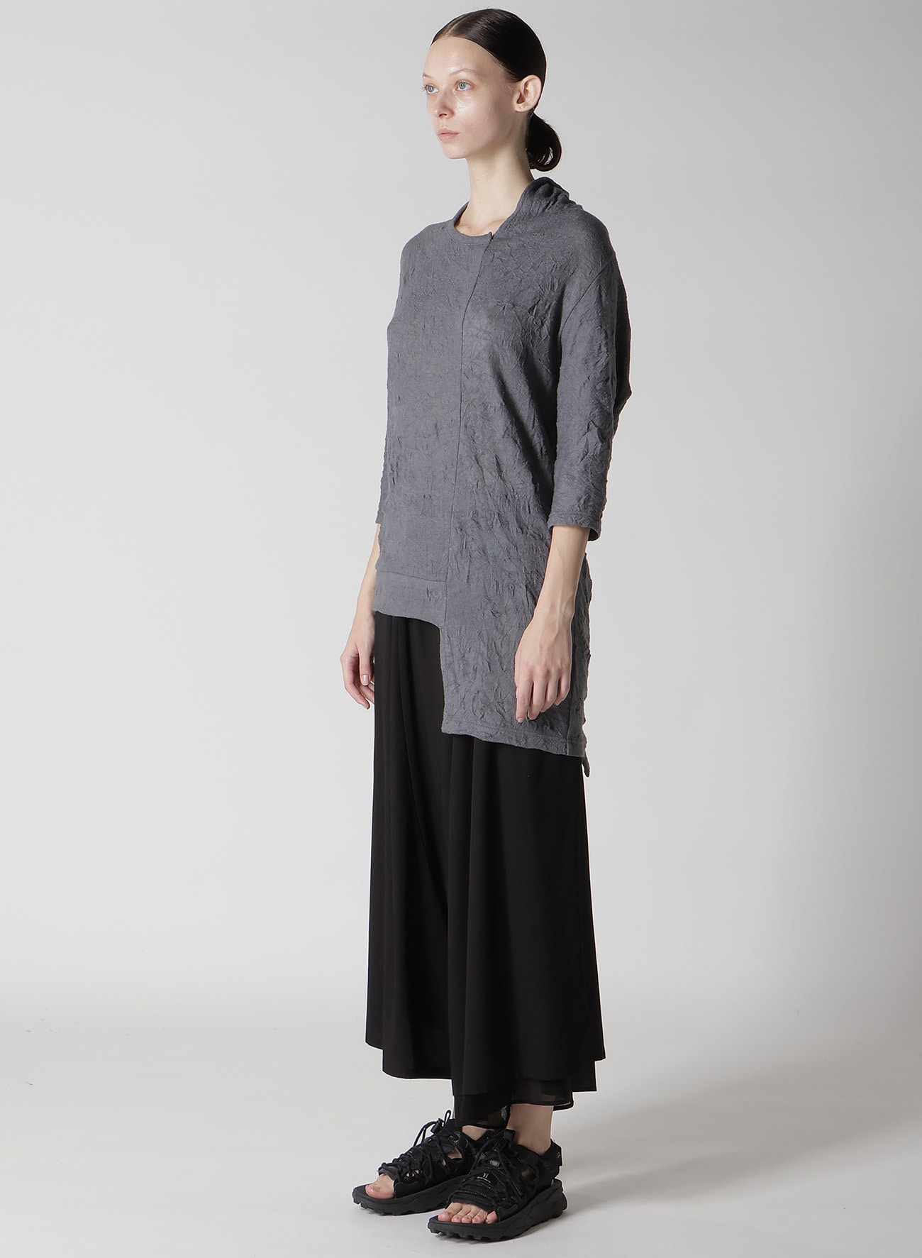 TUCK MILLING WRINKLE BACK DRAPE T