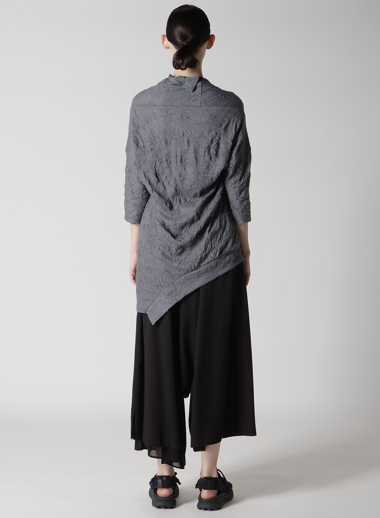 TUCK MILLING WRINKLE BACK DRAPE T