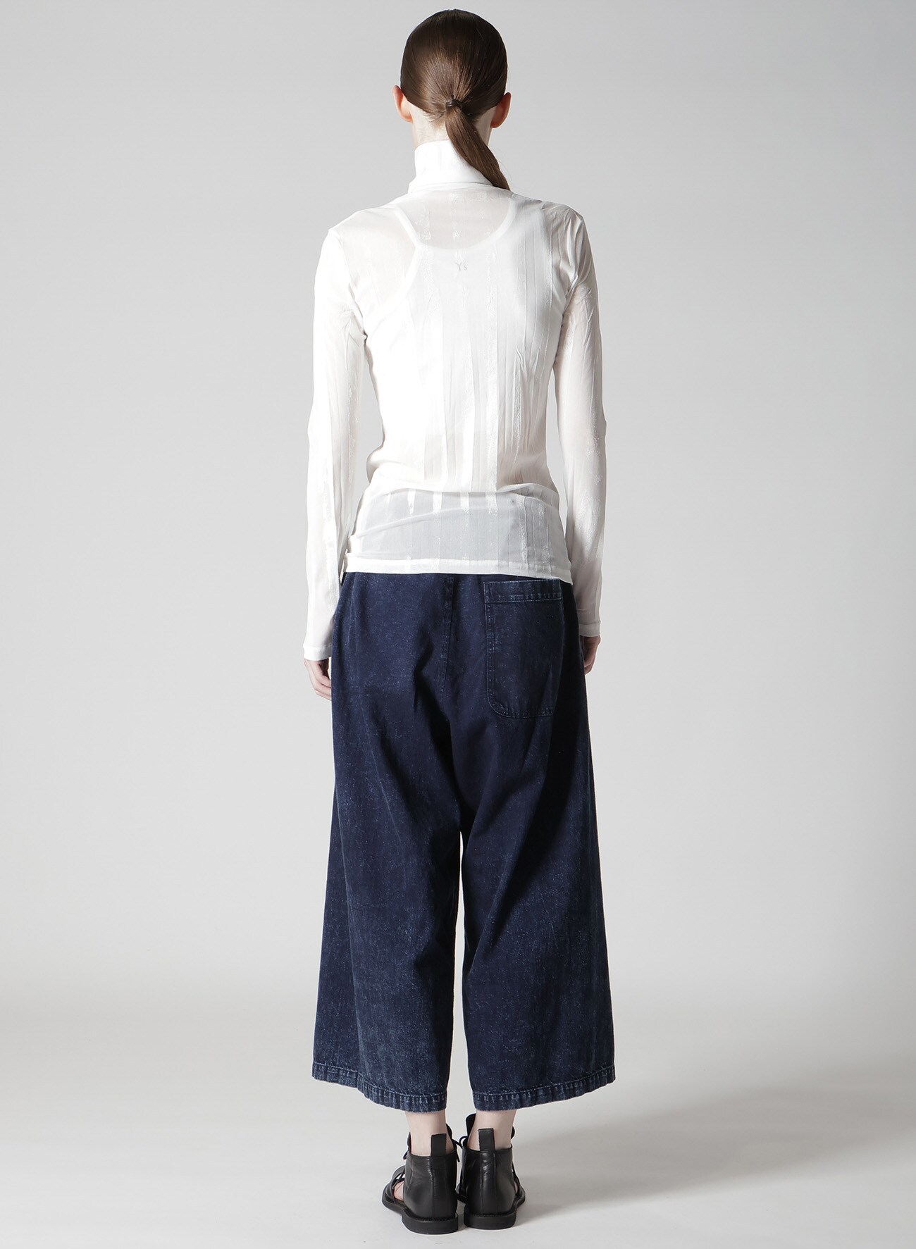TULLE PLEATS LONG SLEEVE HIGH NECK T
