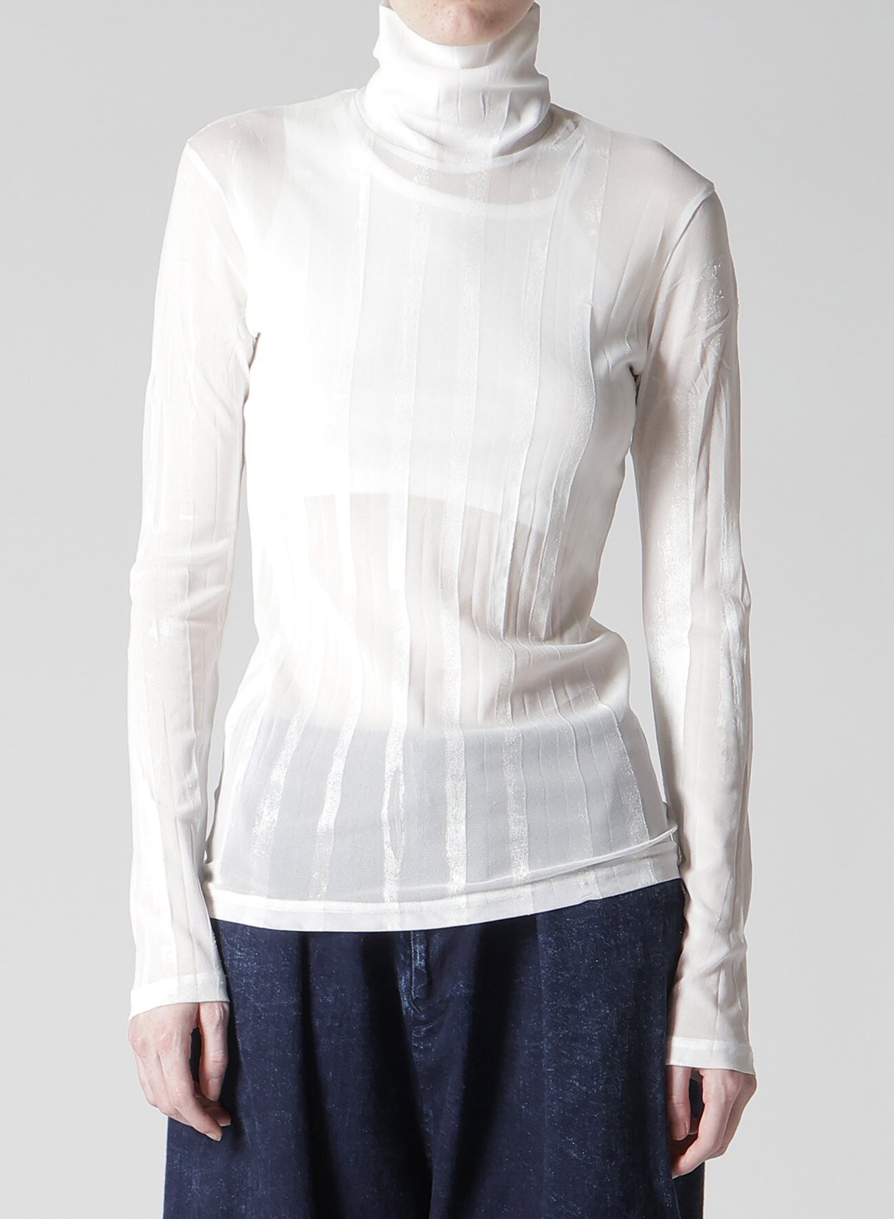 TULLE PLEATS LONG SLEEVE HIGH NECK T
