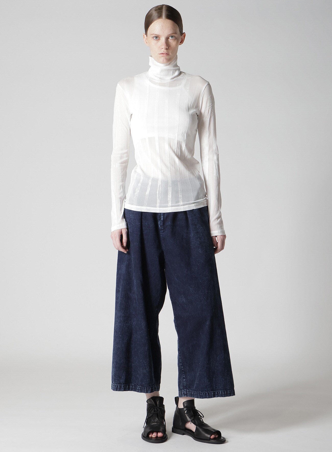 TULLE PLEATS LONG SLEEVE HIGH NECK T