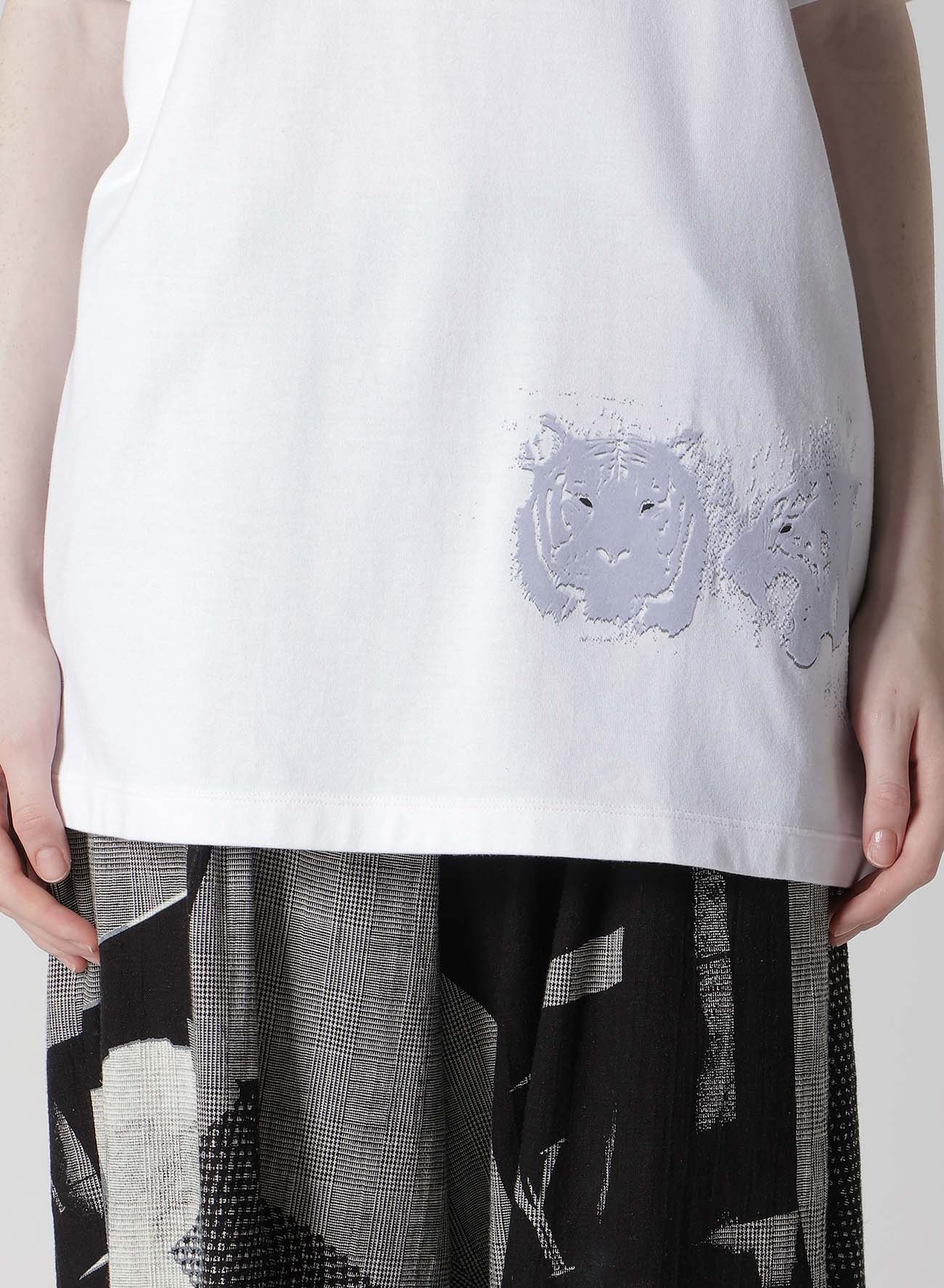 ANIMAL FLOCKED PRINT ROUND NECK SHORT SLEEVE T (TIGER)