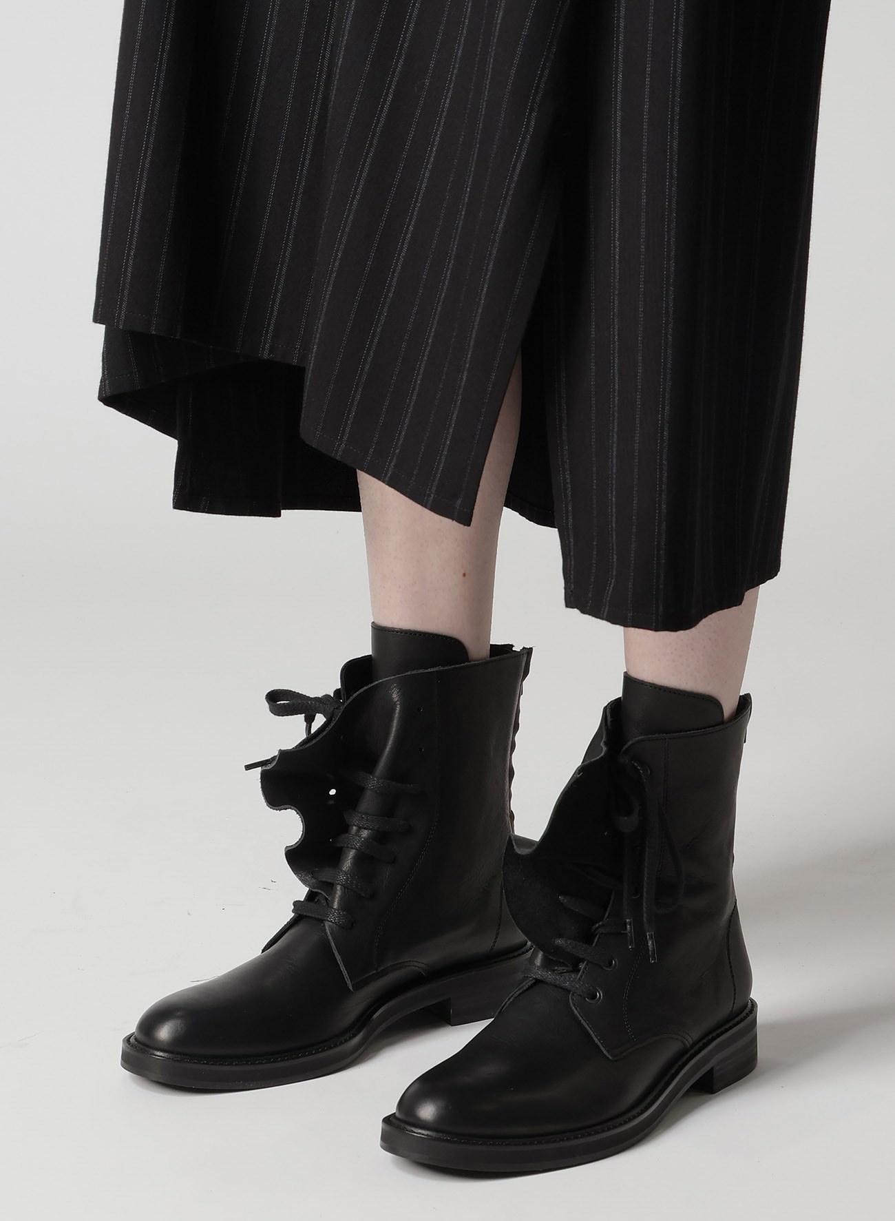【THE SHOP先行】SEMI-MATTE LEATHER DRAPE BOOTS