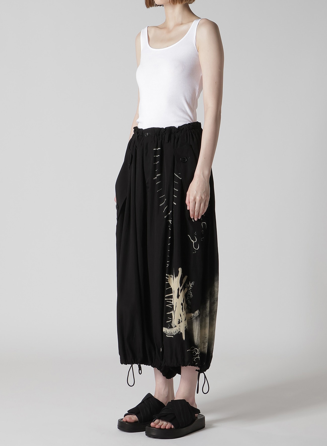 CUPRO DUNGAREE "Y" PRINT ELASTIC-WAIST PANTS