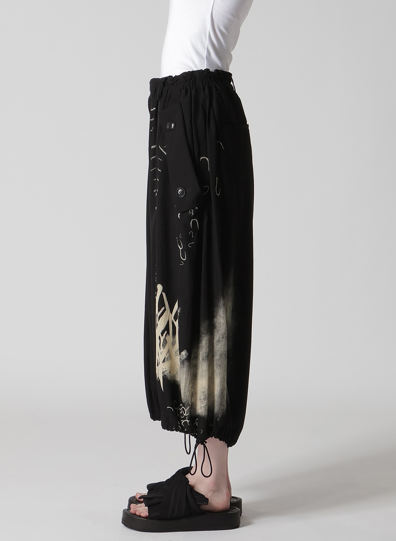 CUPRO DUNGAREE "Y" PRINT ELASTIC-WAIST PANTS