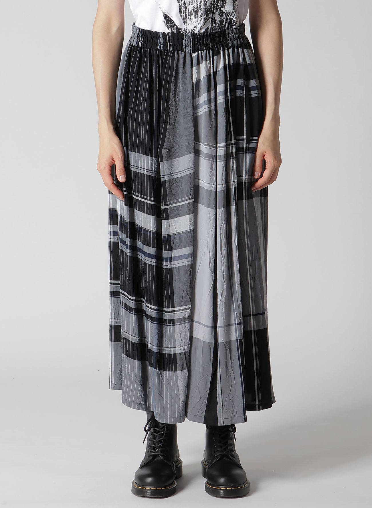 RAYON WRINKLED PLAID SKIRT