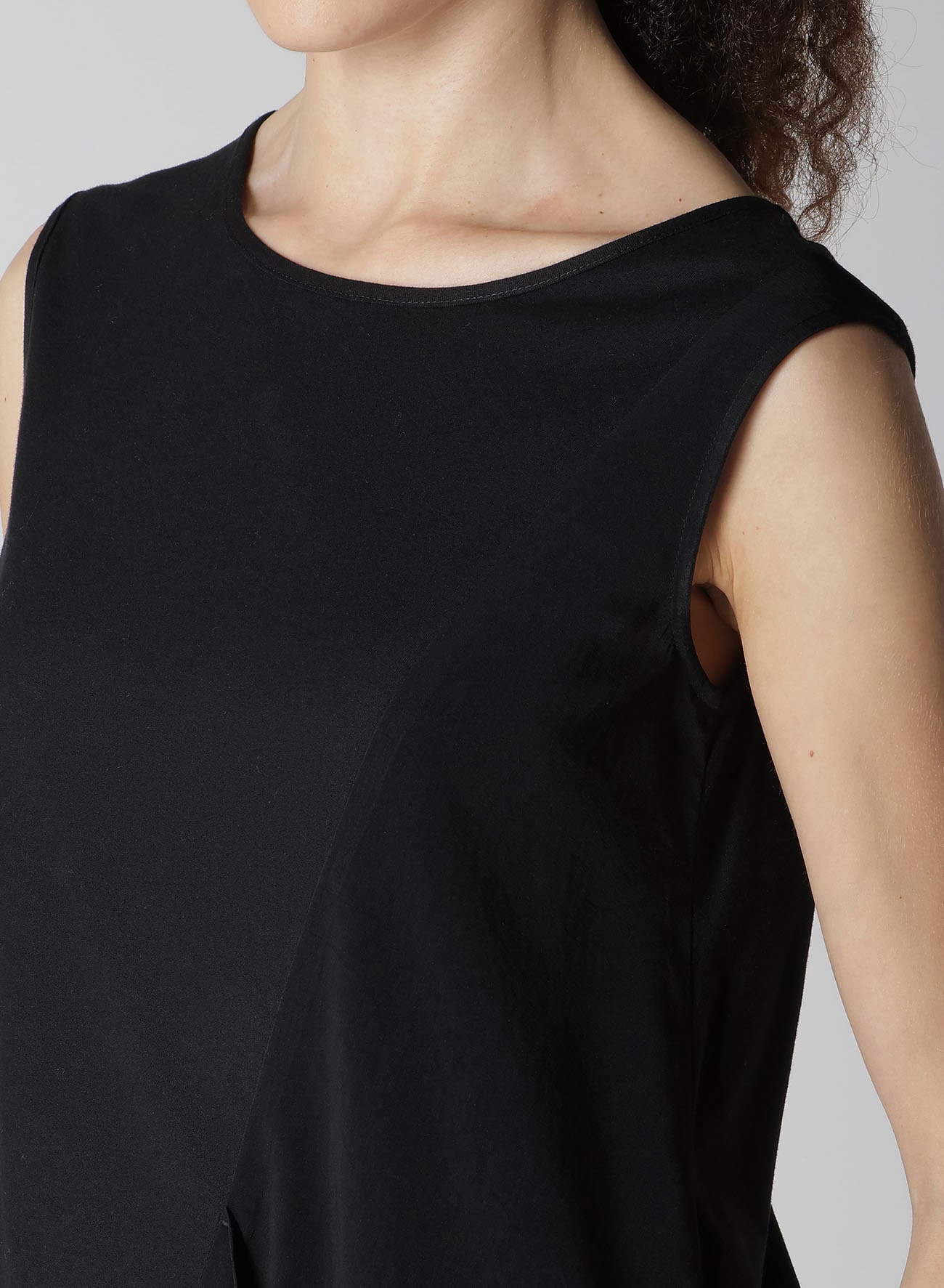 CREPE de CHINE SLEEVELESS BLOUSE