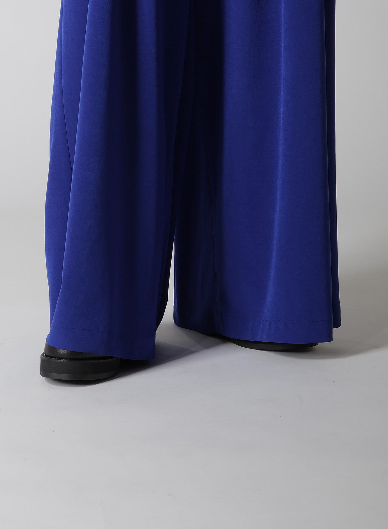 CREPE de CHINE DOUBE TUCKED WIDE PANTS