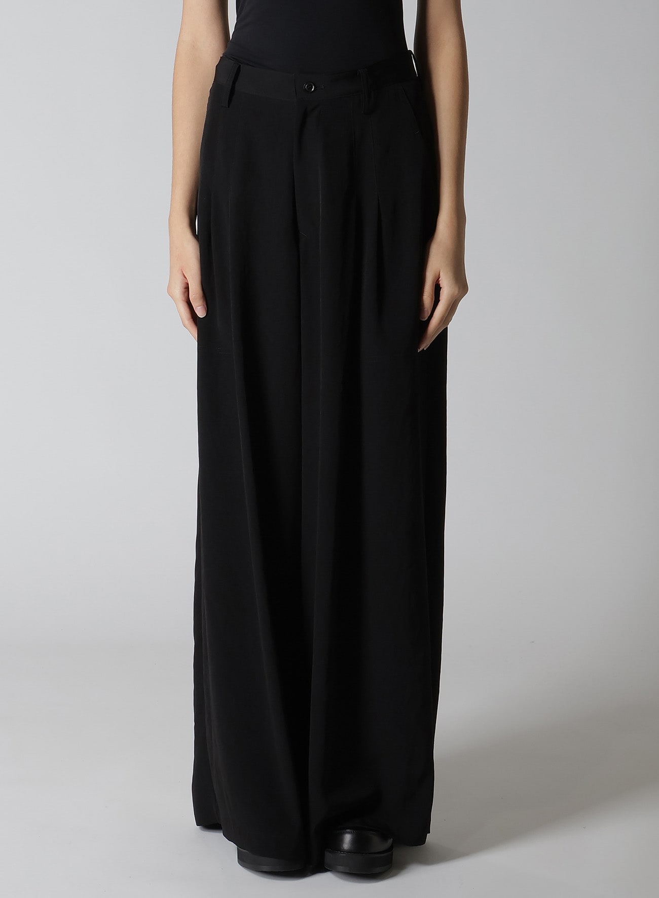 CREPE de CHINE DOUBE TUCKED WIDE PANTS