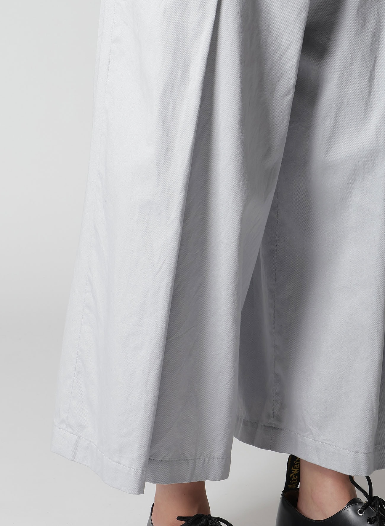 [Y's BORN PRODUCT] COTTON TWILL RANDOM TUCK PANTS