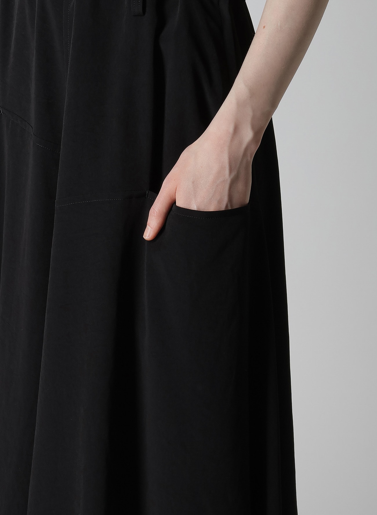 CREPE de CHINE FRONT PANEL POCKET SKIRT