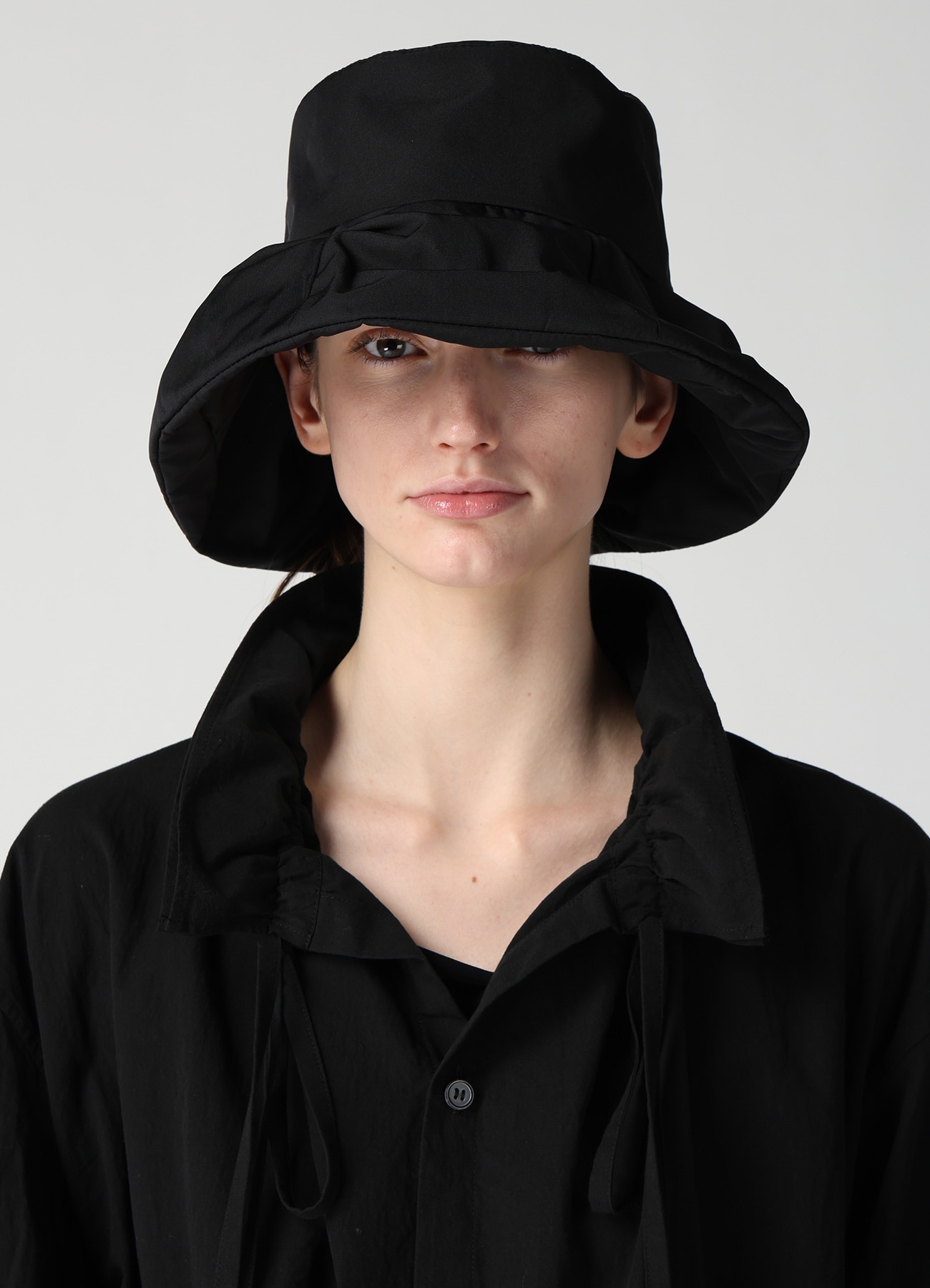 POLYESTER TUCKED CASABLANCA