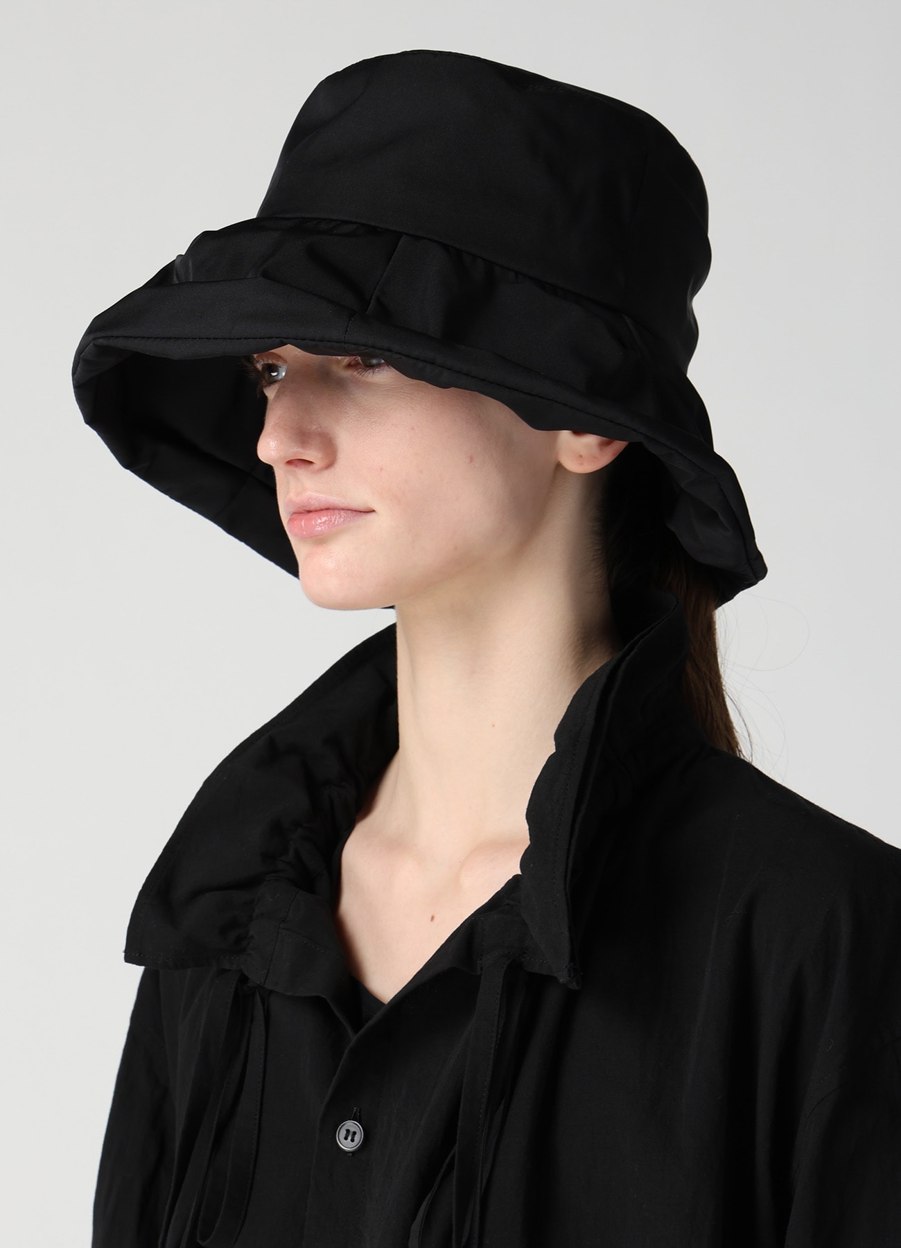 POLYESTER TUCKED CASABLANCA