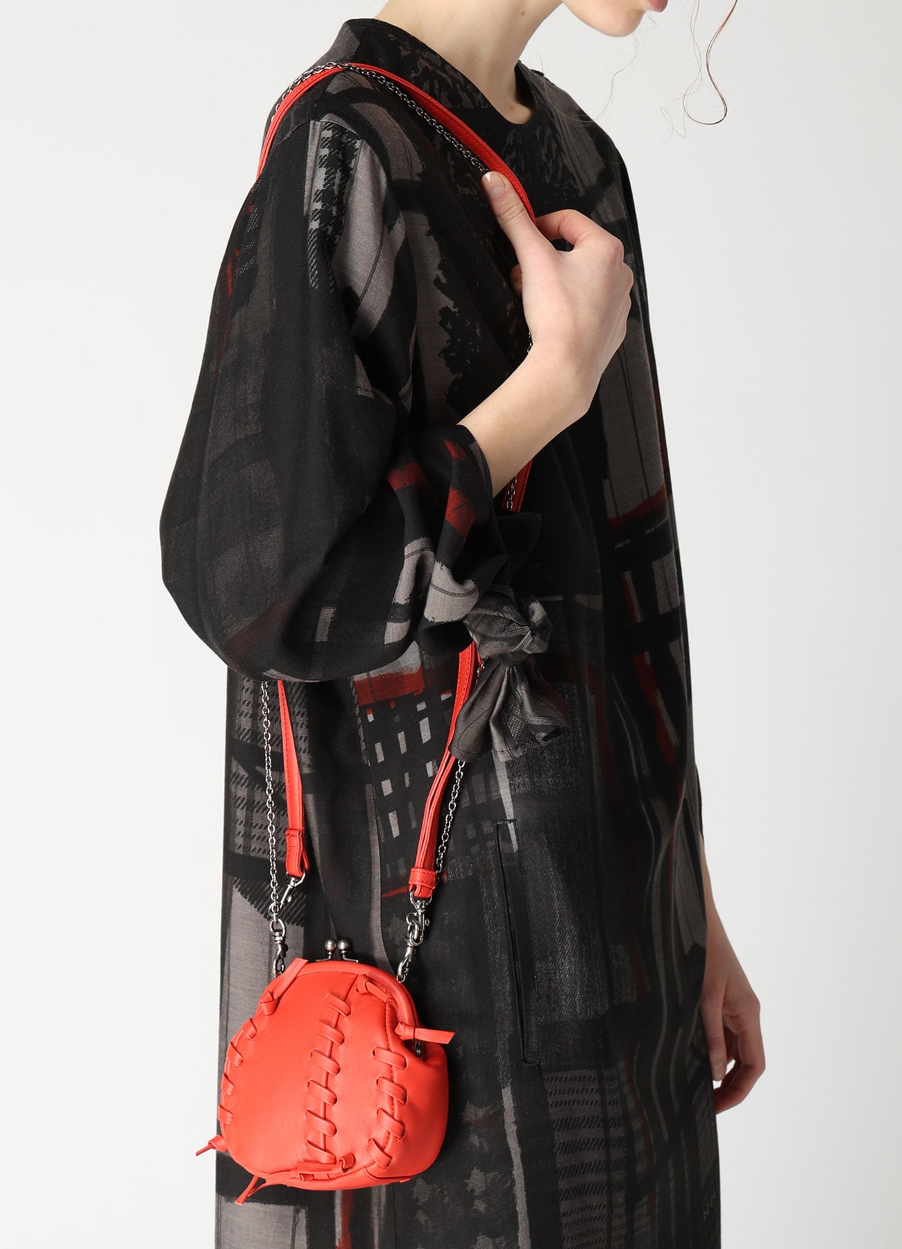 SEMI GLOSS LEATHER LACE-UP SHOULDER BAG