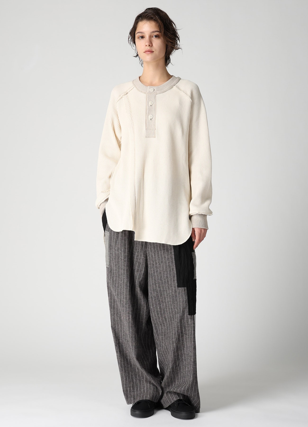 WAFFLE HENLEY NECK PULLOVER