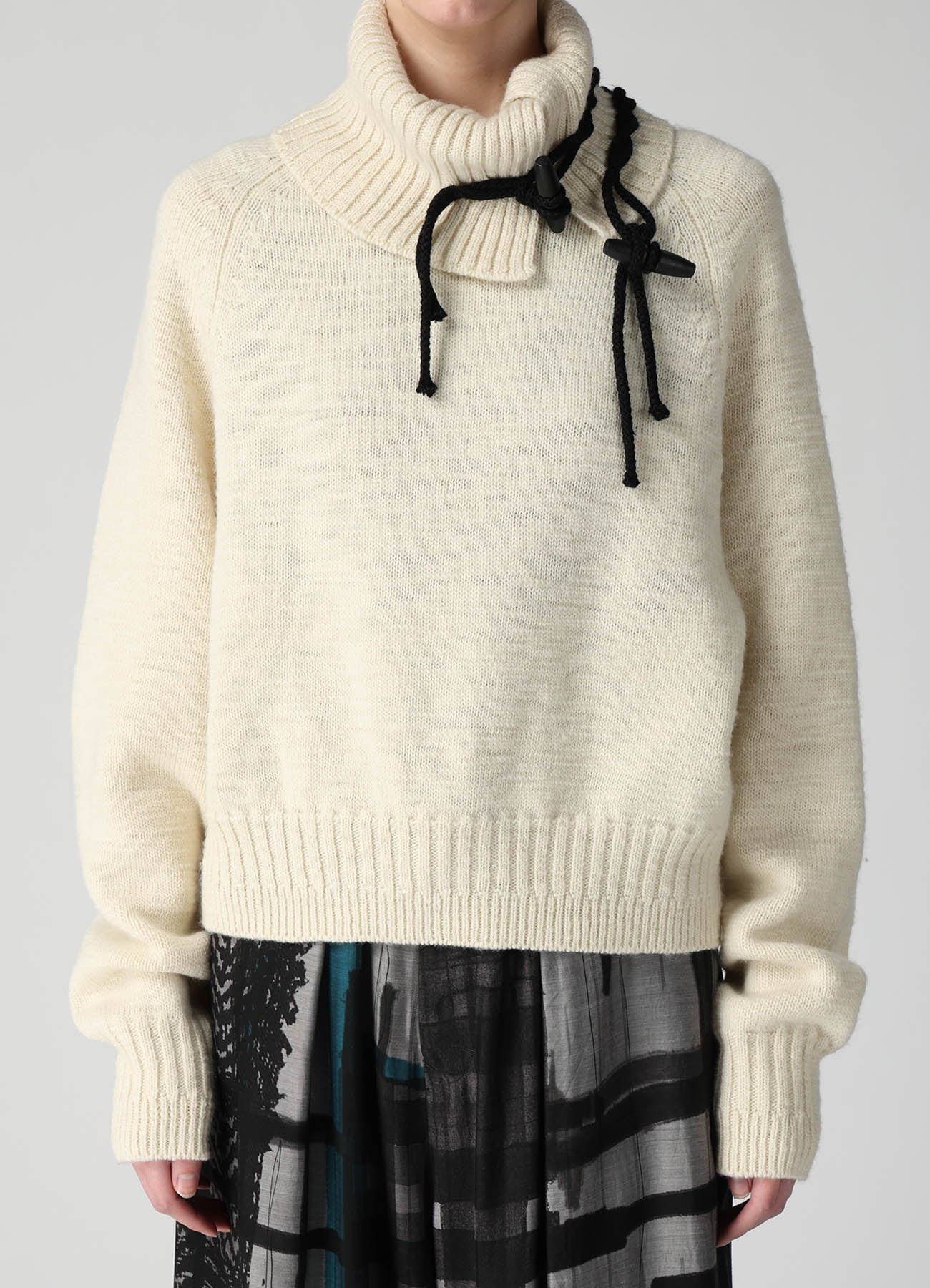 JERSEY TOGGLE BUTTON PULLOVER