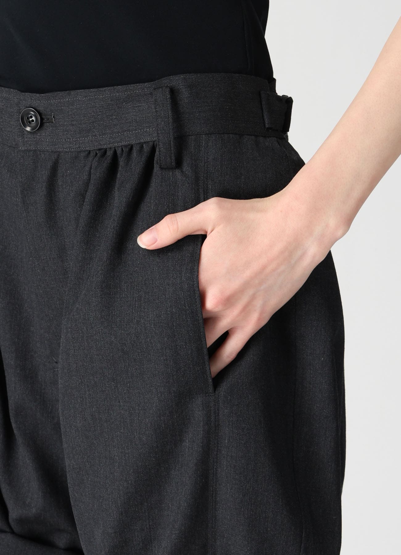WOOL GABARDINE BALLOON SHORT PANTS