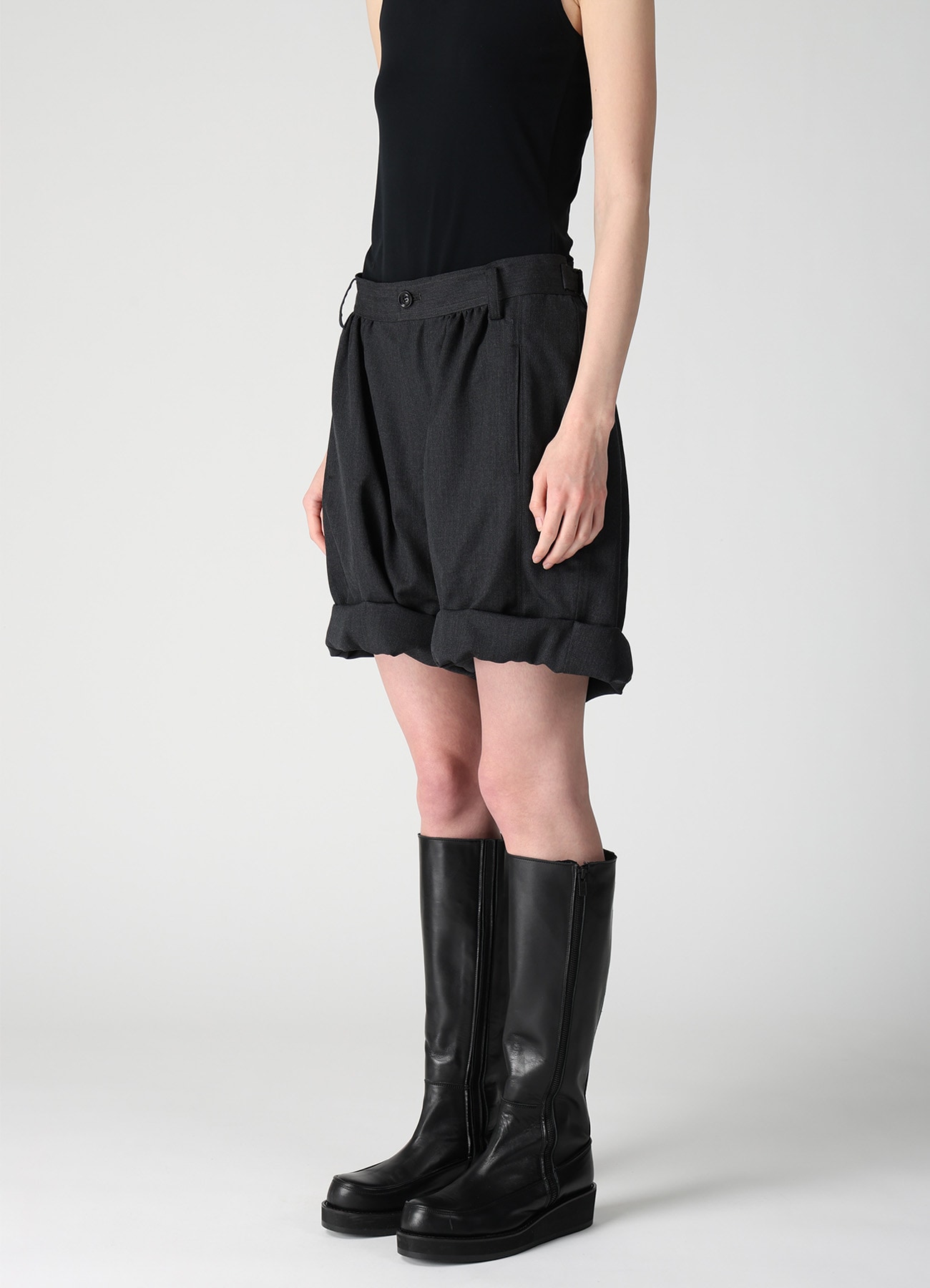 WOOL GABARDINE BALLOON SHORT PANTS