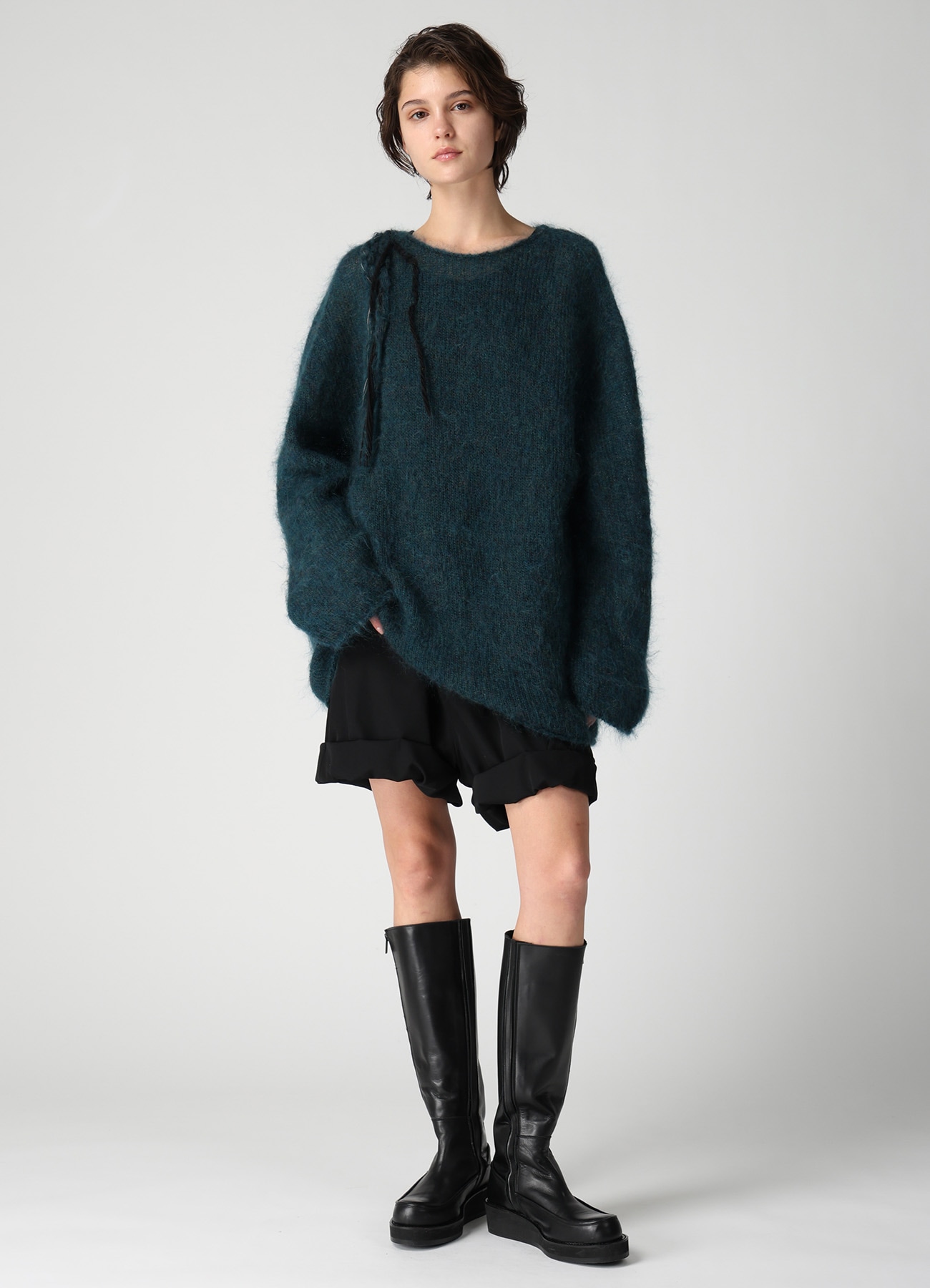 WOOL GABARDINE BALLOON SHORT PANTS