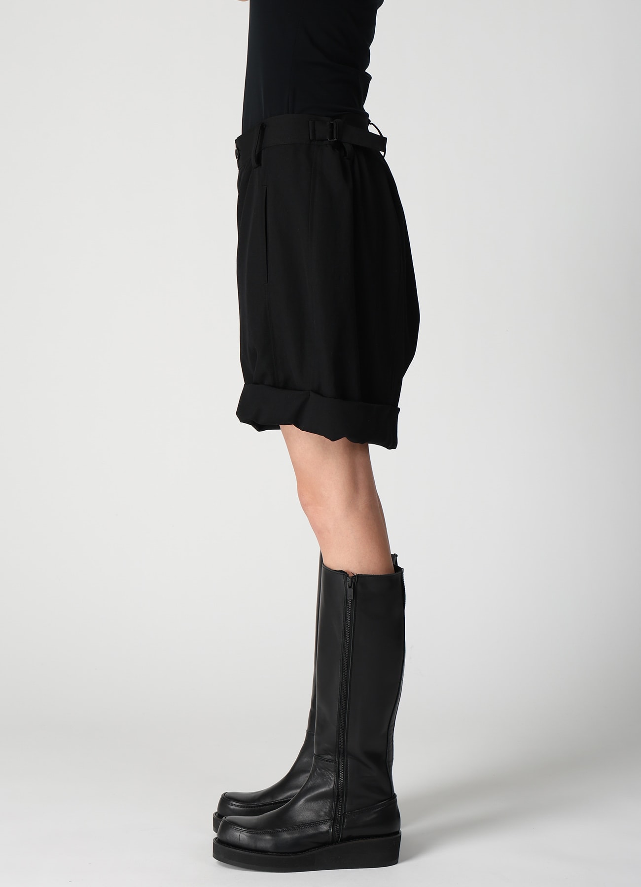 WOOL GABARDINE BALLOON SHORT PANTS