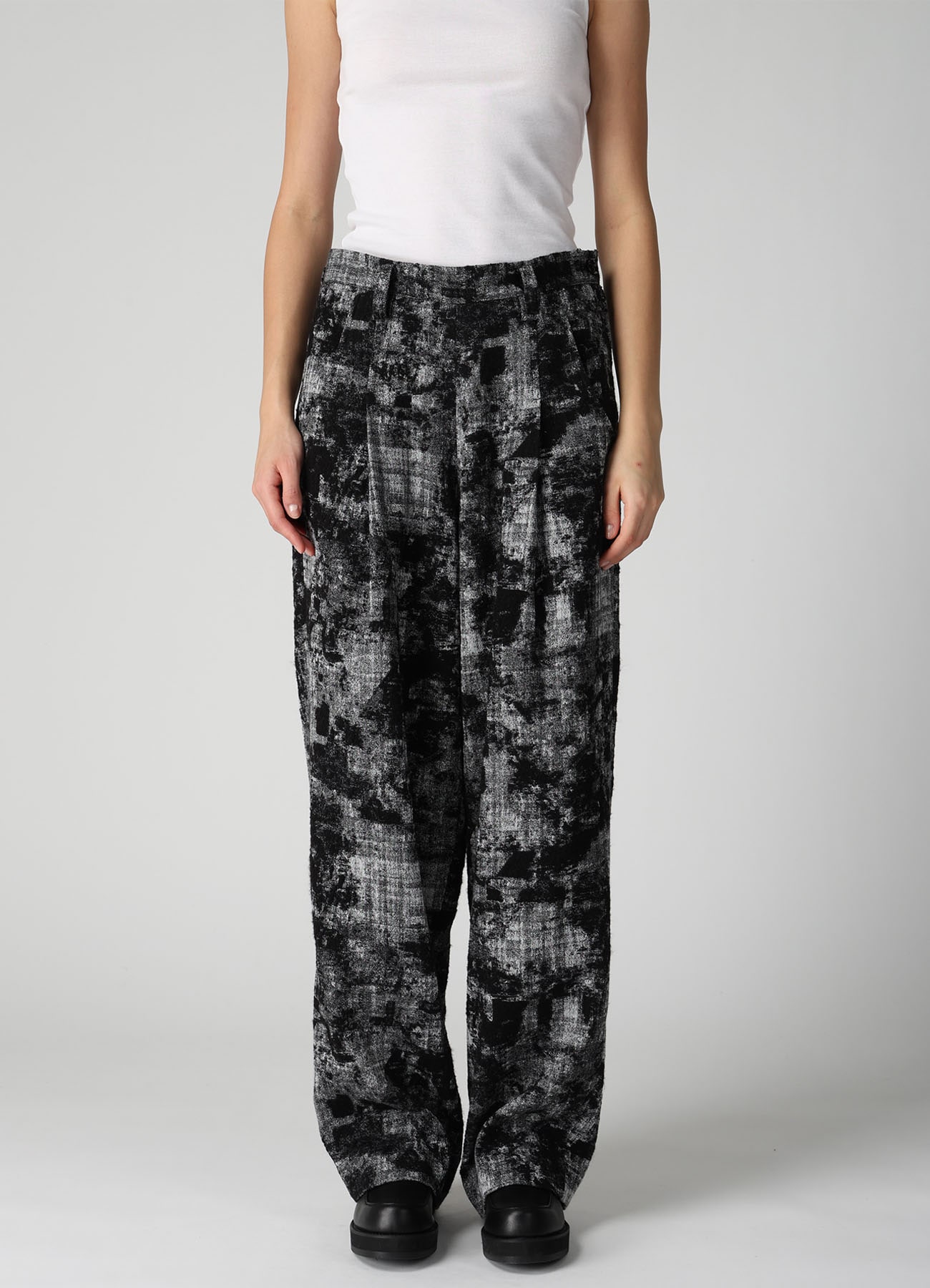 MOHAIR FADED PLAID JACQUARD SINGLE TUCK SIDE OPEN PANTS